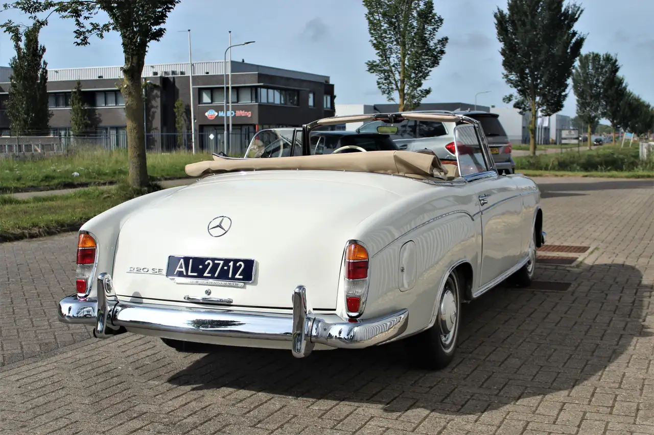 Mercedes-Benz 220 S-klasse 220SE W128 Ponton Cabriolet, foto 3