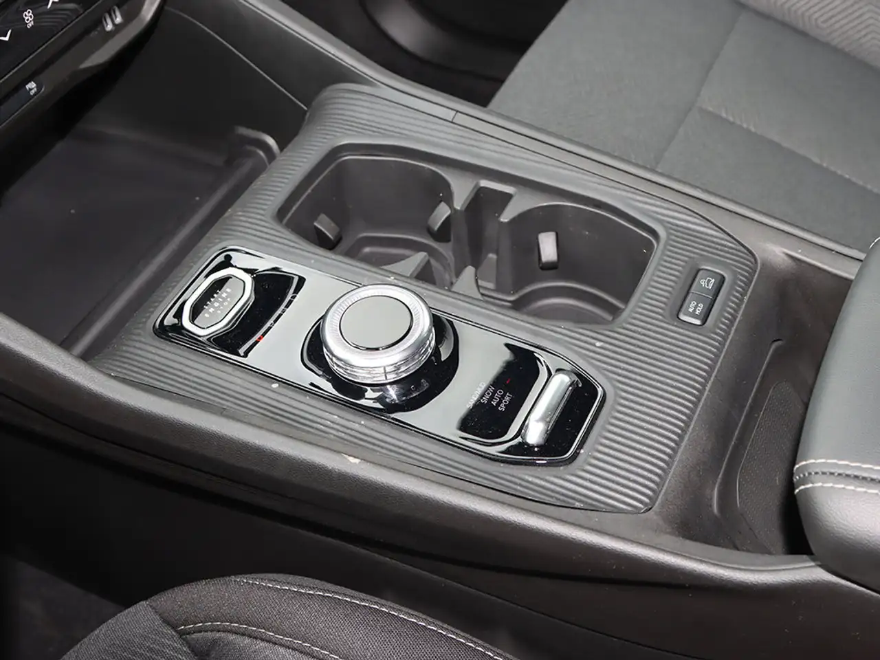 Jeep Cherokee снимка Jeep Cherokee