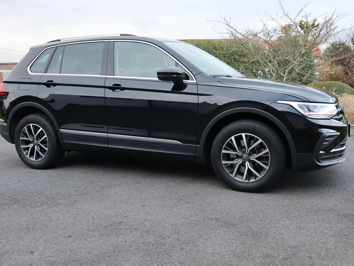 Volkswagen Tiguan Tiguan 1.4 eHybrid  DSG Elegance  34 gr co 2 Zwart - 2