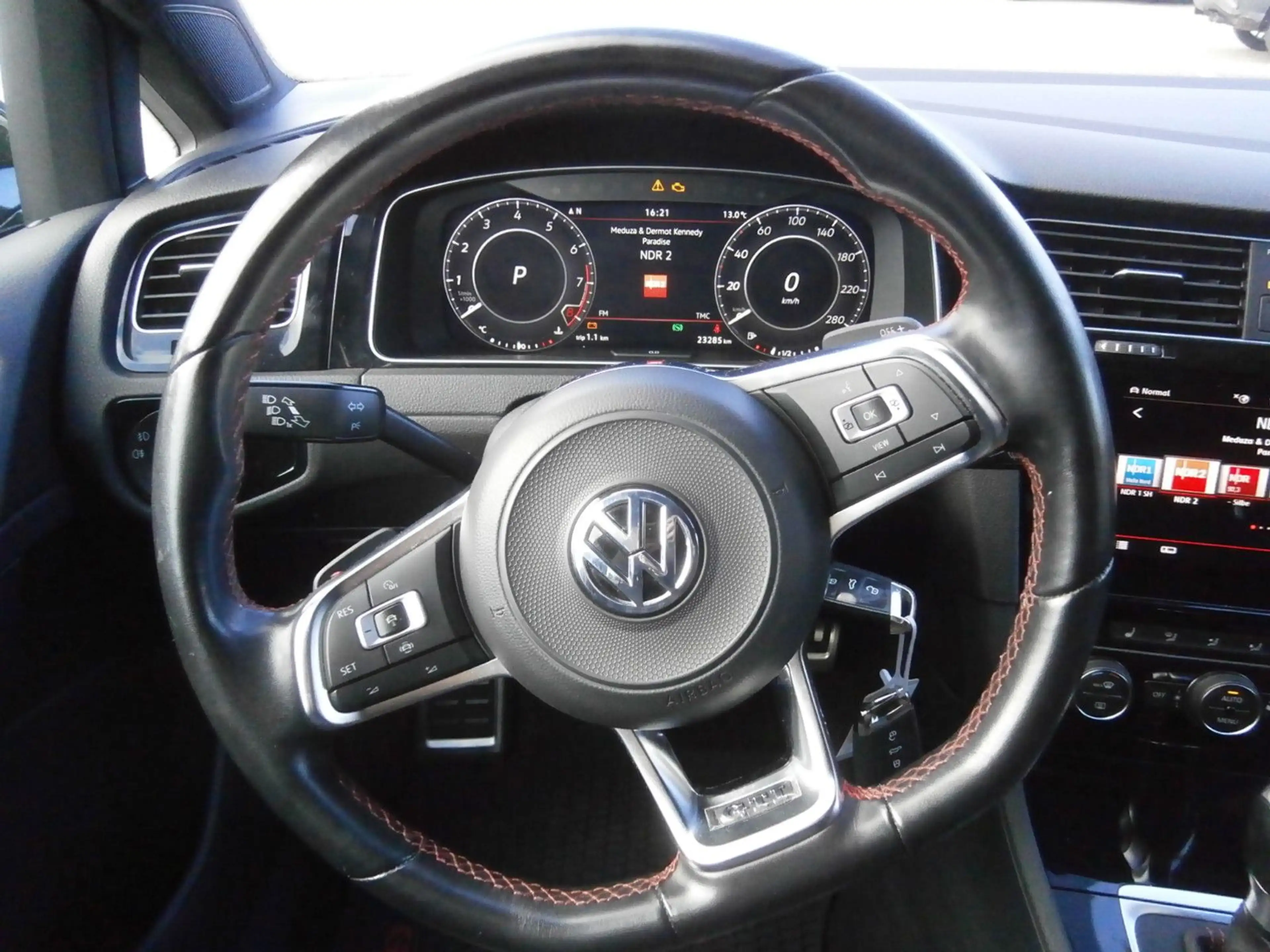 Volkswagen Golf VII GTI Performance 2.0 TSI, DSG — photo 9