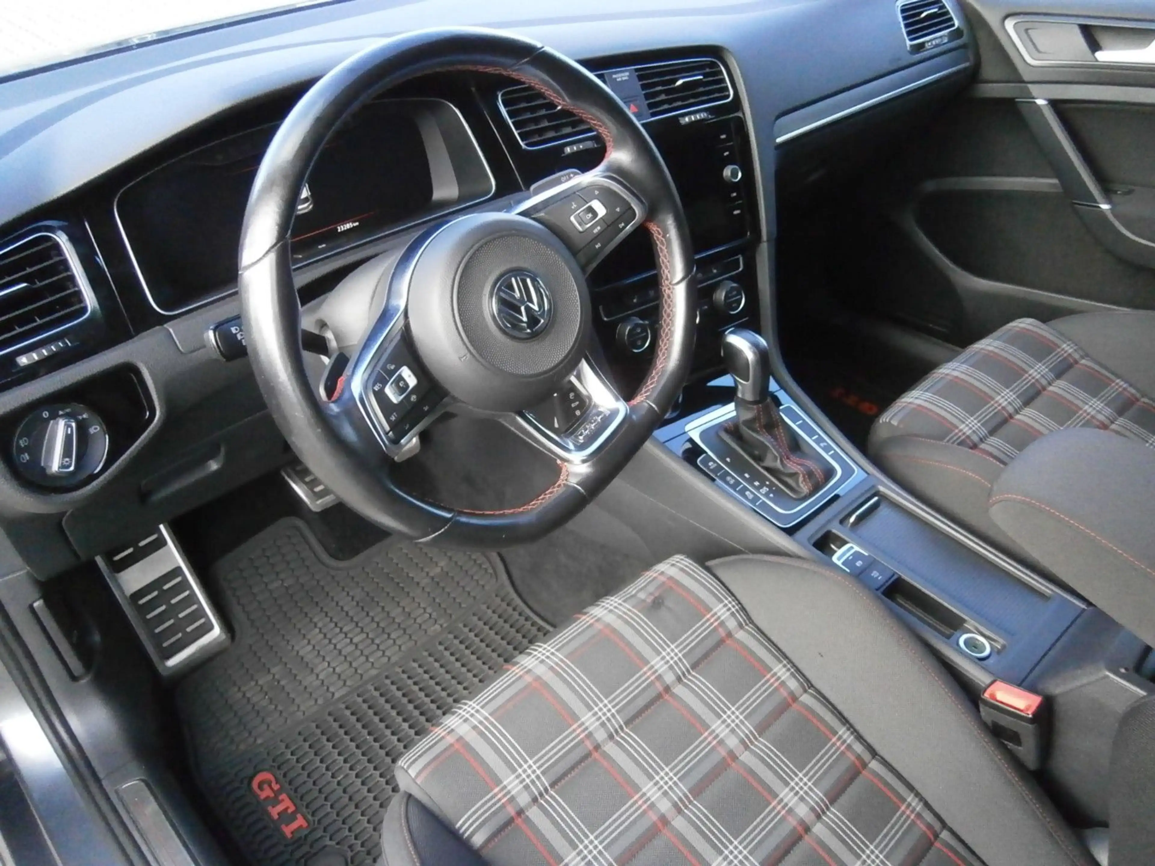 Volkswagen Golf VII GTI Performance 2.0 TSI, DSG — photo 6
