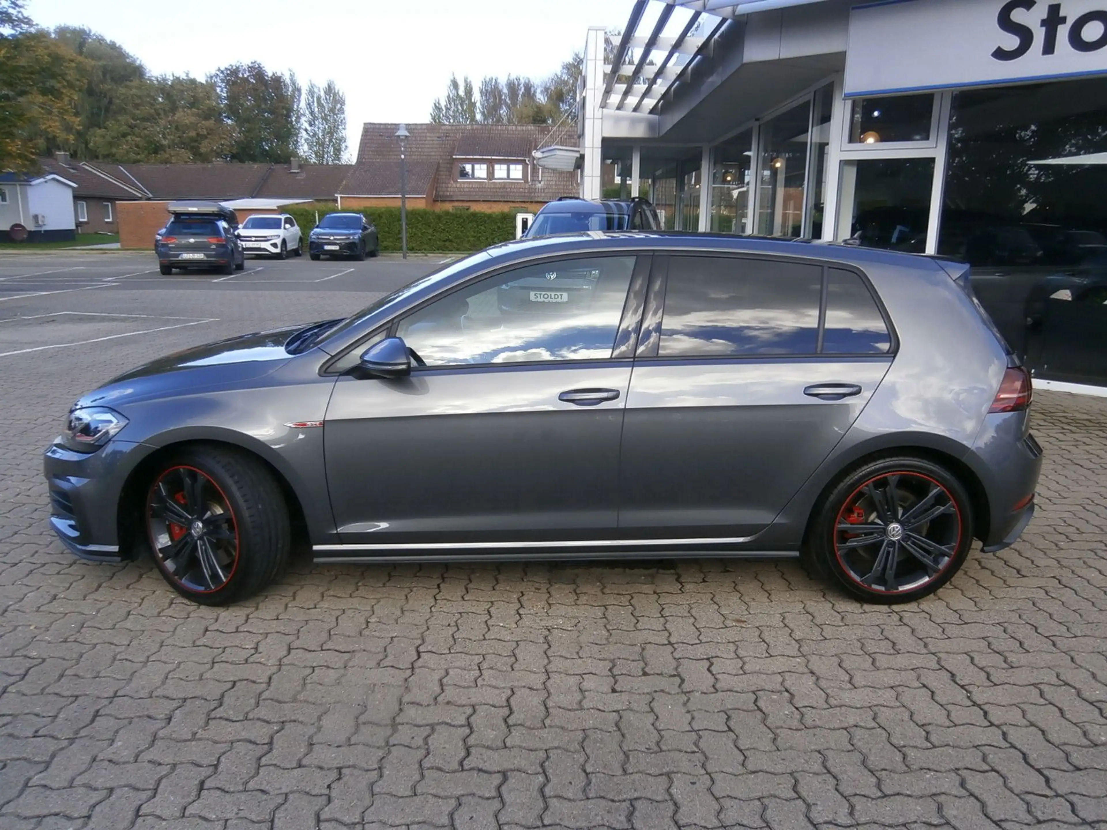 Volkswagen Golf VII GTI Performance 2.0 TSI, DSG — photo 3