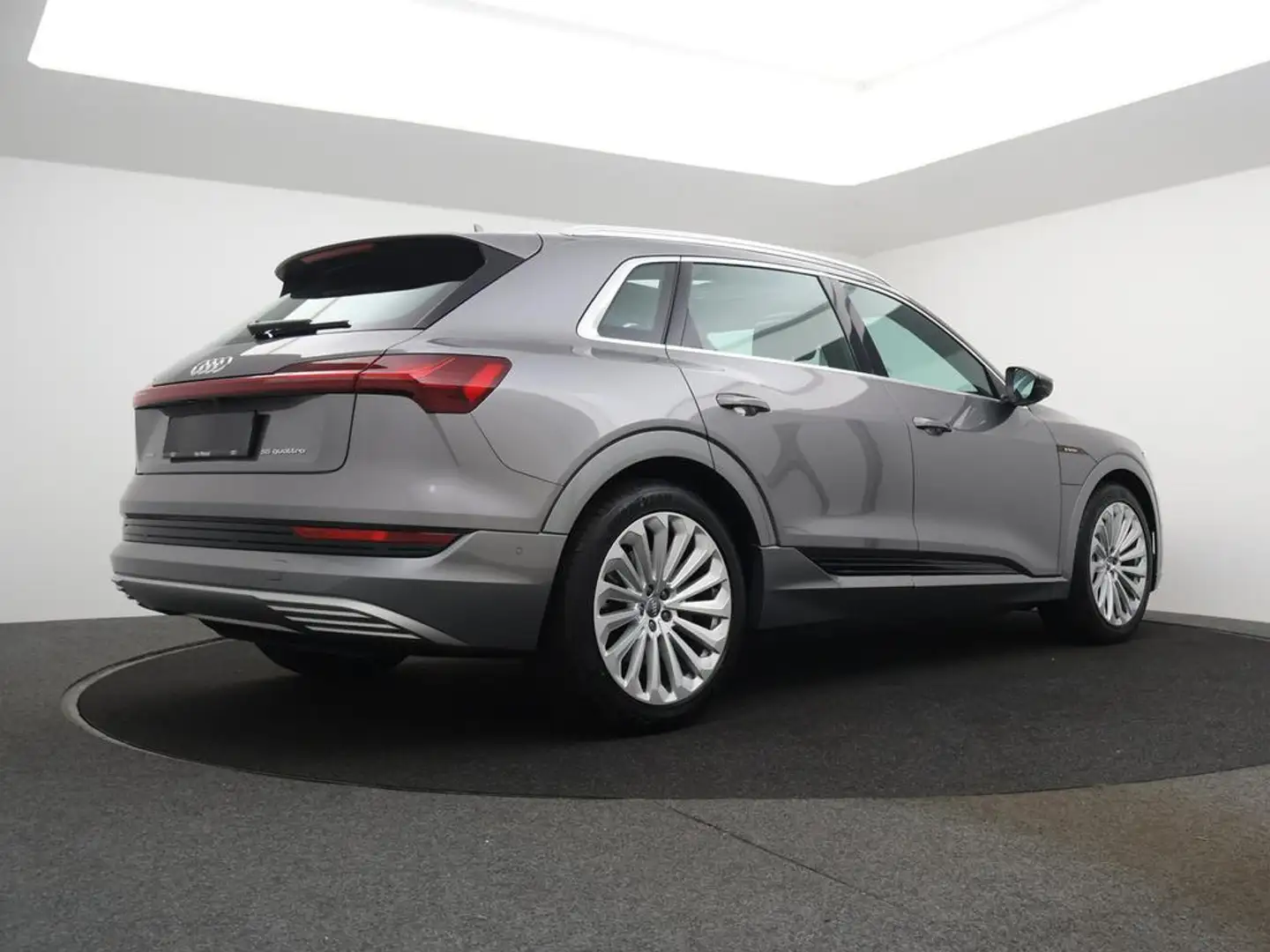 Audi e-tron E-Tron 95kWh 55 Quattro Advanced 408PK *PANO DAK*S Gris - 2