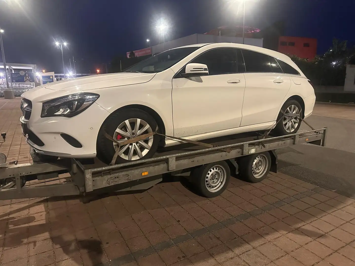 Mercedes-Benz CLA 200 d Automatik (Turboschaden!!) Parkhilfe Sitzheizung Weiß - 2