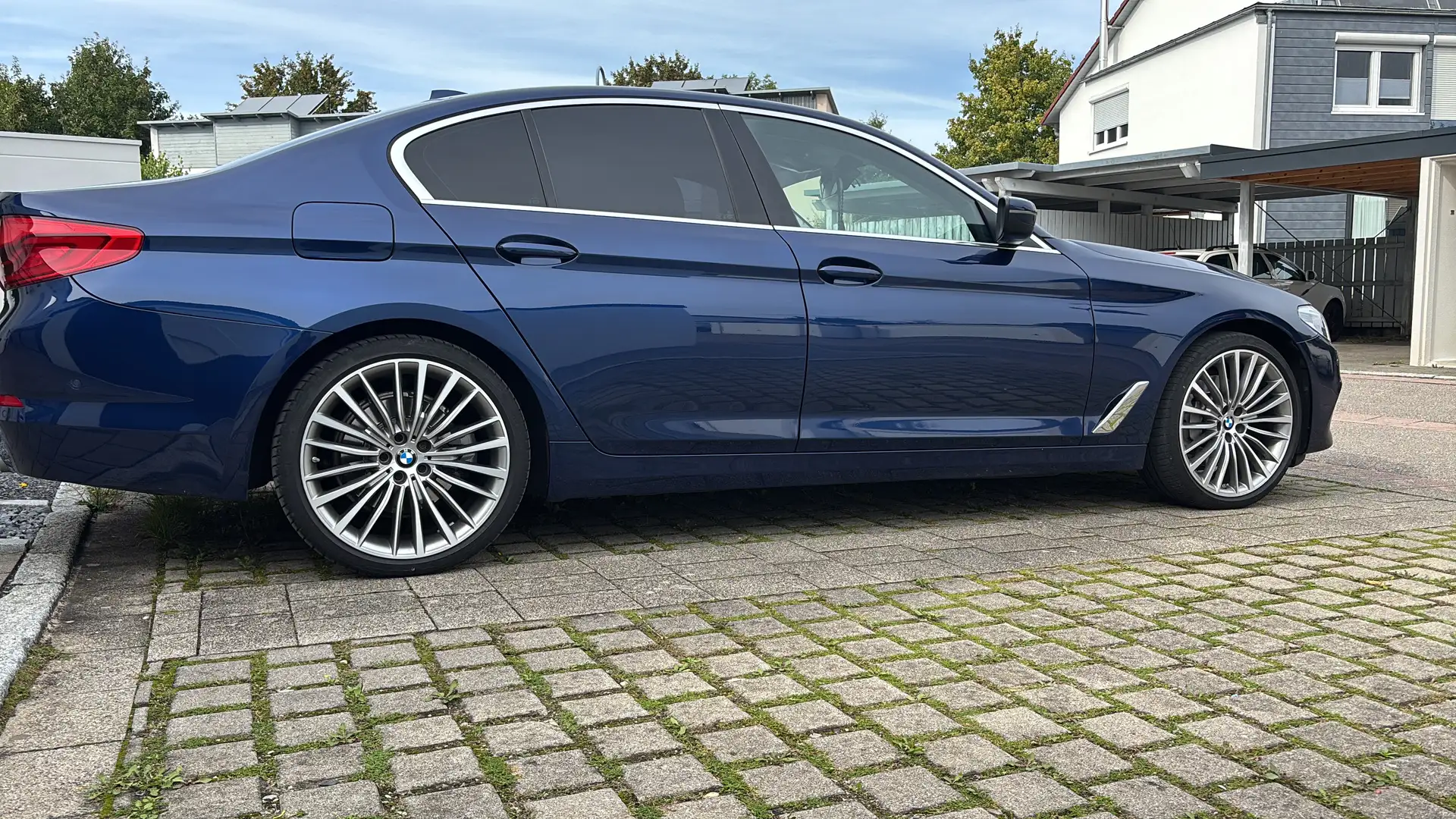 BMW 525 G30 Blau - 2