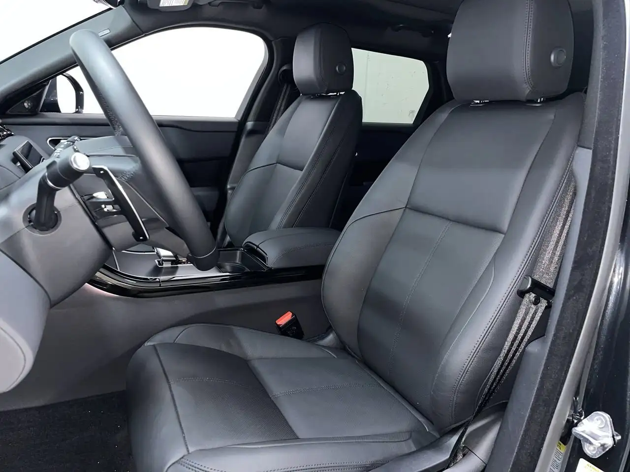 Land Rover Range Rover Velar снимка Land Rover Range Rover Velar
