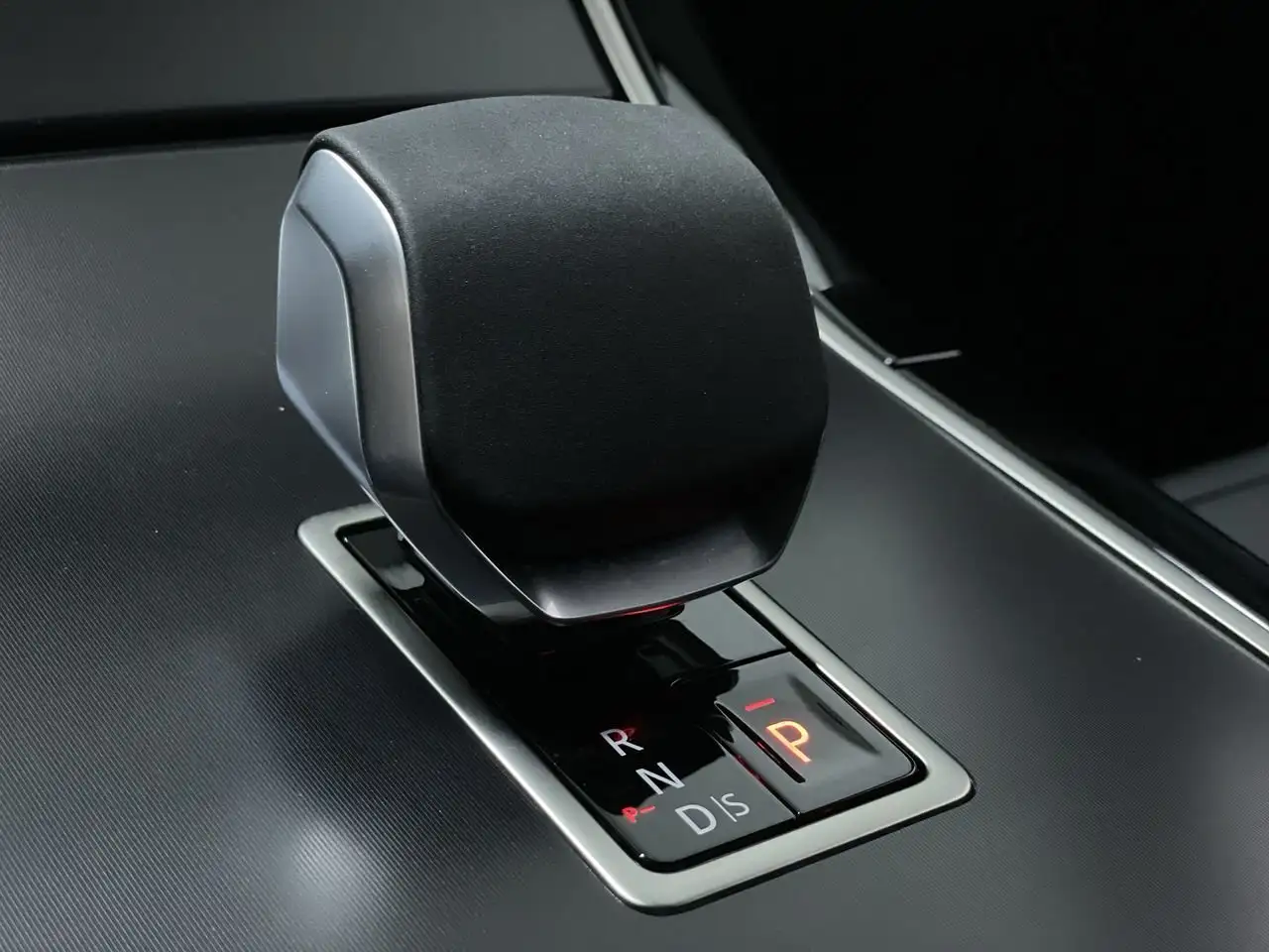 Land Rover Range Rover Velar снимка Land Rover Range Rover Velar