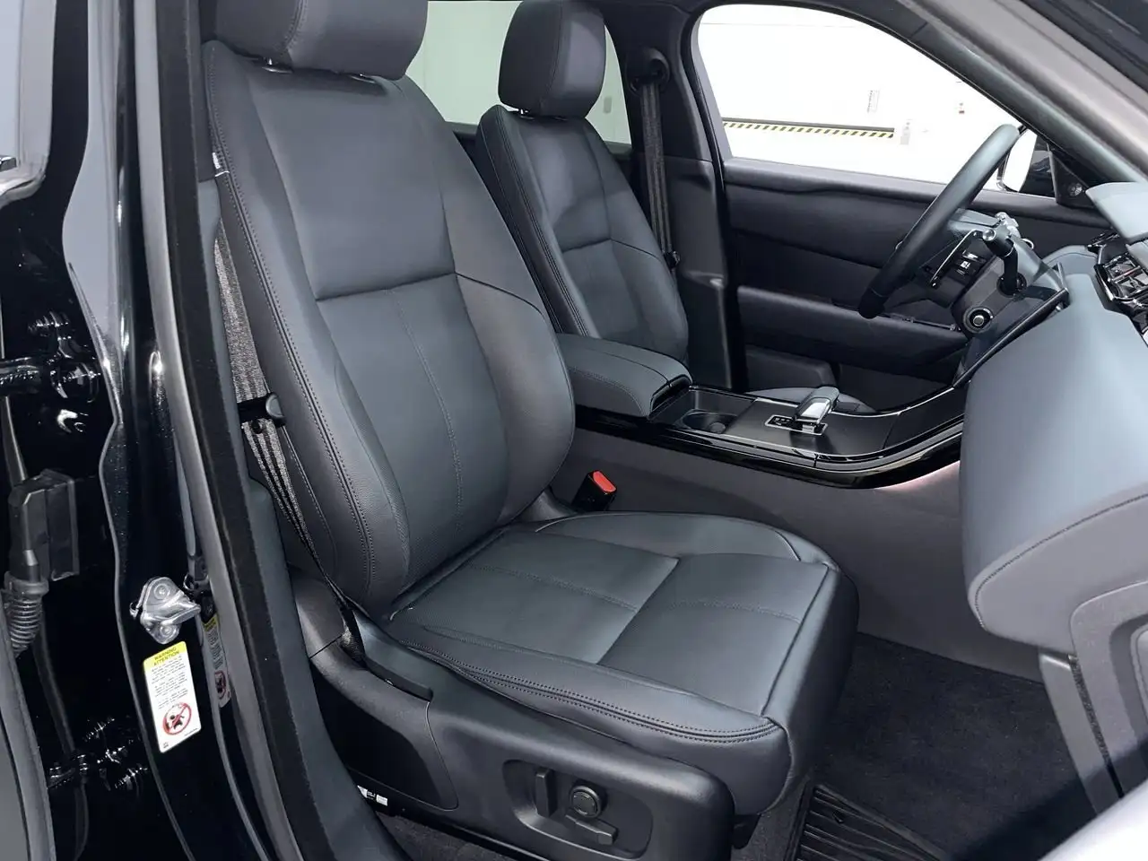 Land Rover Range Rover Velar снимка Land Rover Range Rover Velar