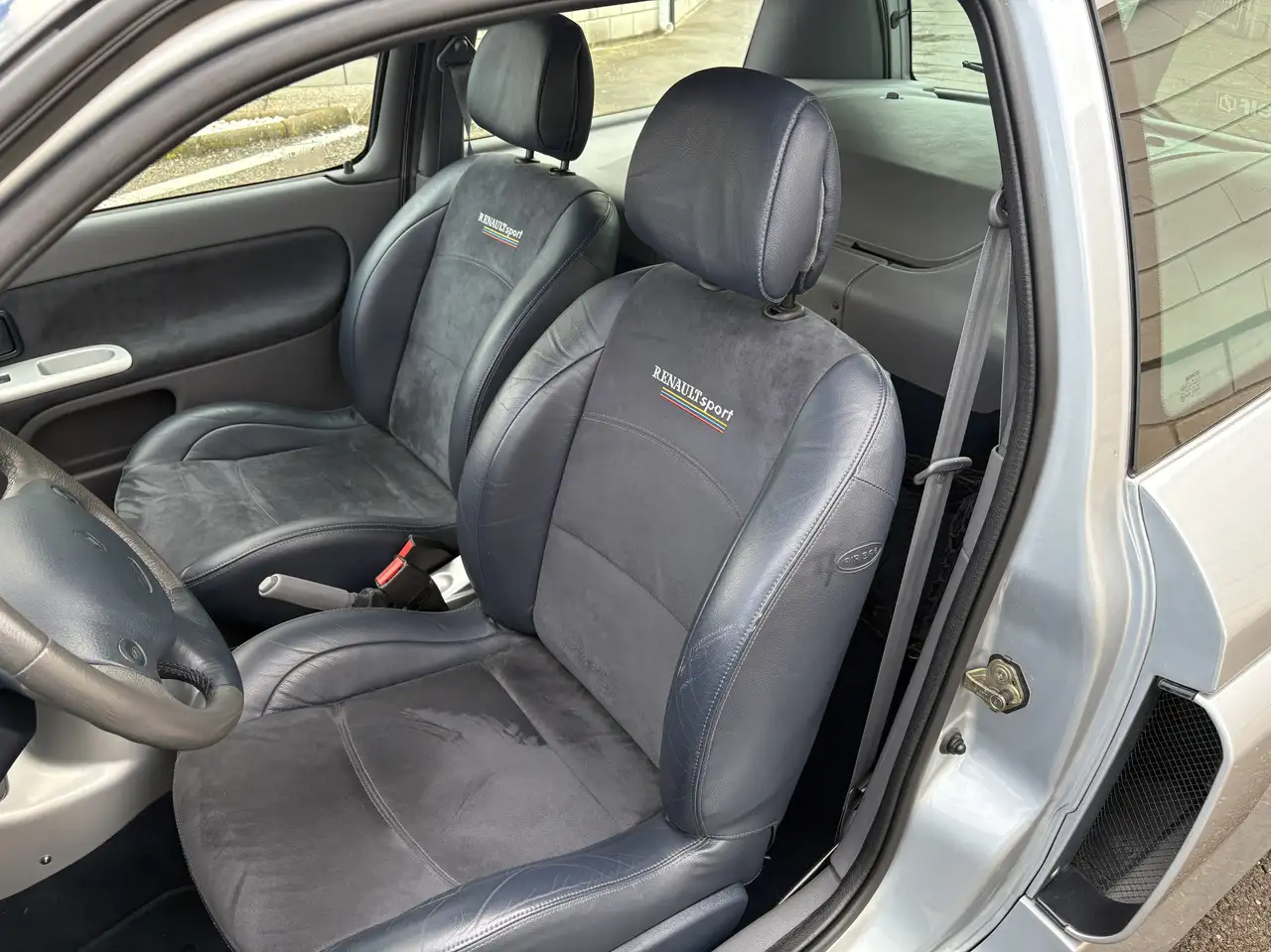 Renault Clio 3.0 V6 Sport, foto 6