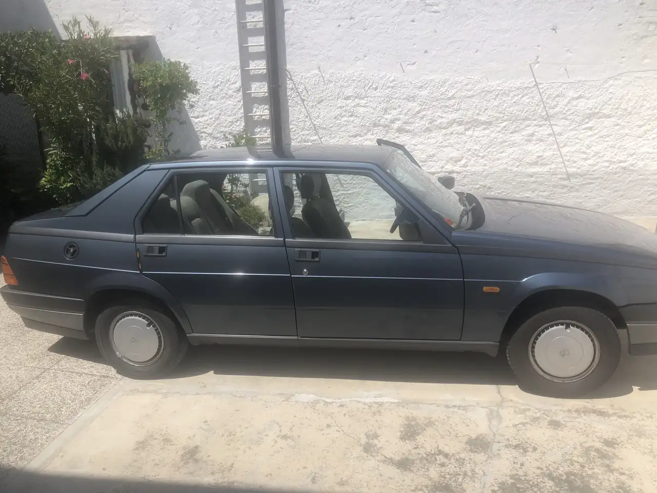 Alfa Romeo 75 1.6, foto 6