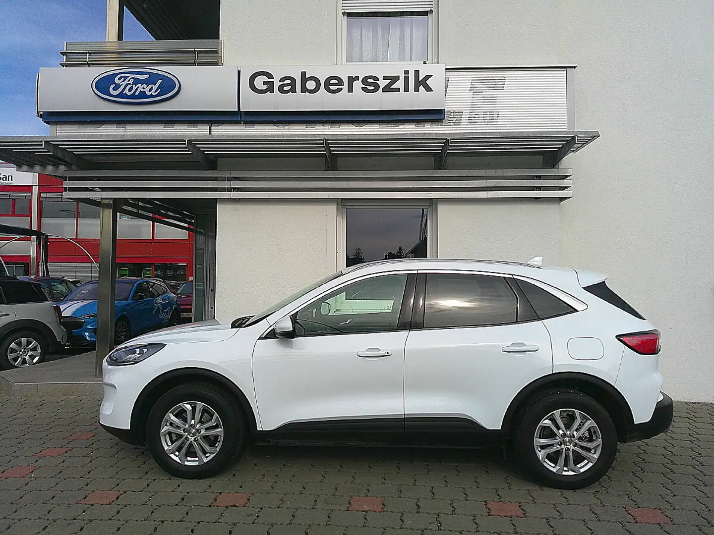 Ford Kuga 2,5 Duratec FHEV Titanium X Aut. Weiß - 2