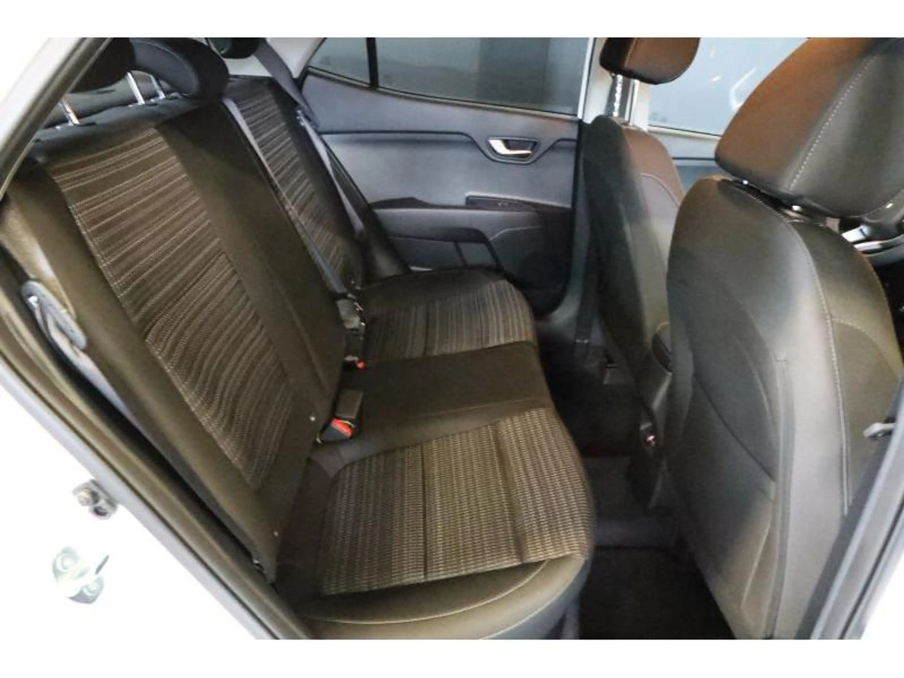 Kia Stonic MY25 — photo 11
