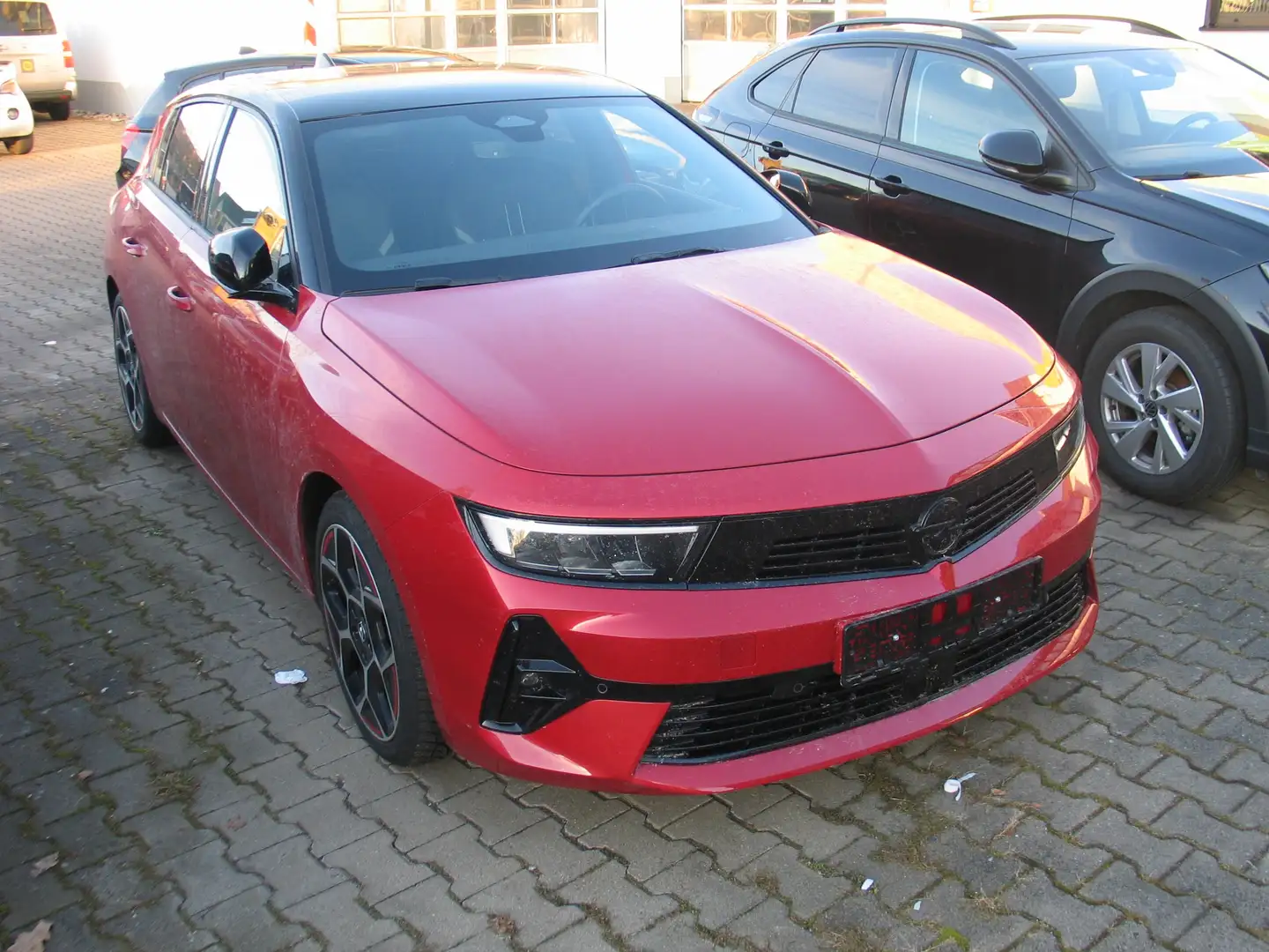 Opel Astra 1.2 Turbo Elegance Rot - 1