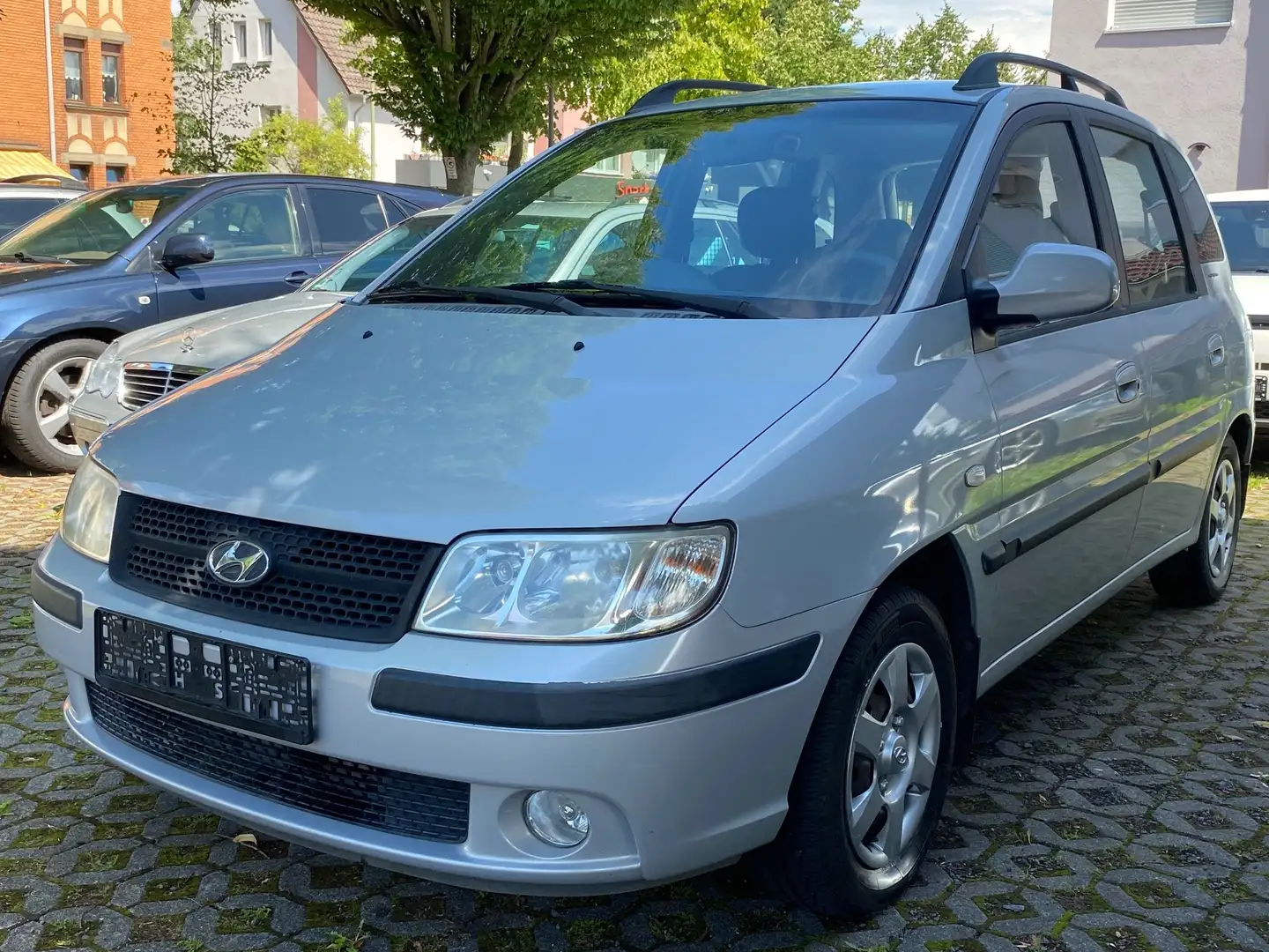 Hyundai Matrix 1.6 GLS Grey - 1