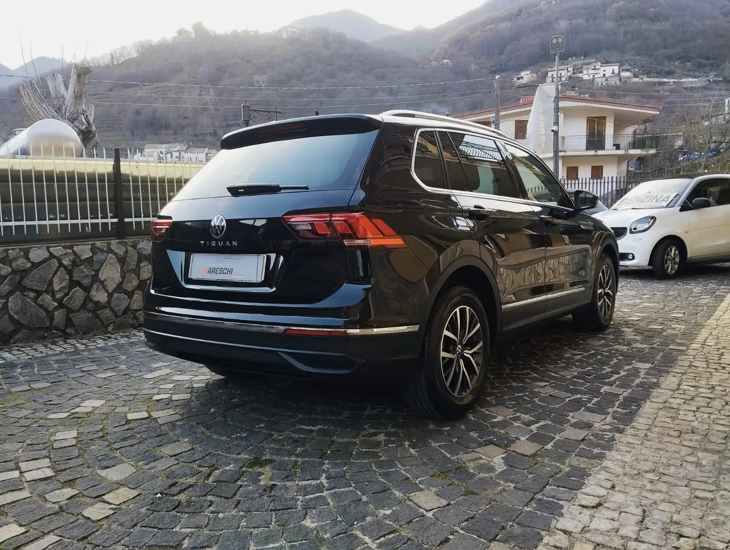 Volkswagen Tiguan Tiguan II 2021 2.0 tdi 122cv Noir - 2