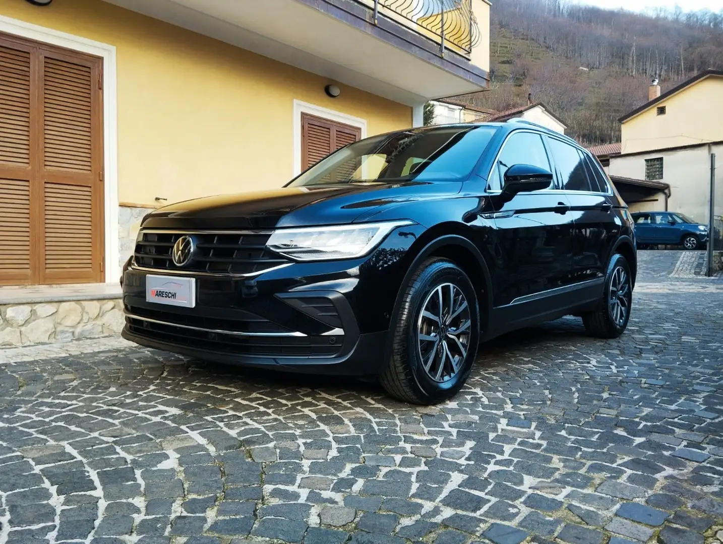 Volkswagen Tiguan Tiguan II 2021 2.0 tdi 122cv Noir - 1