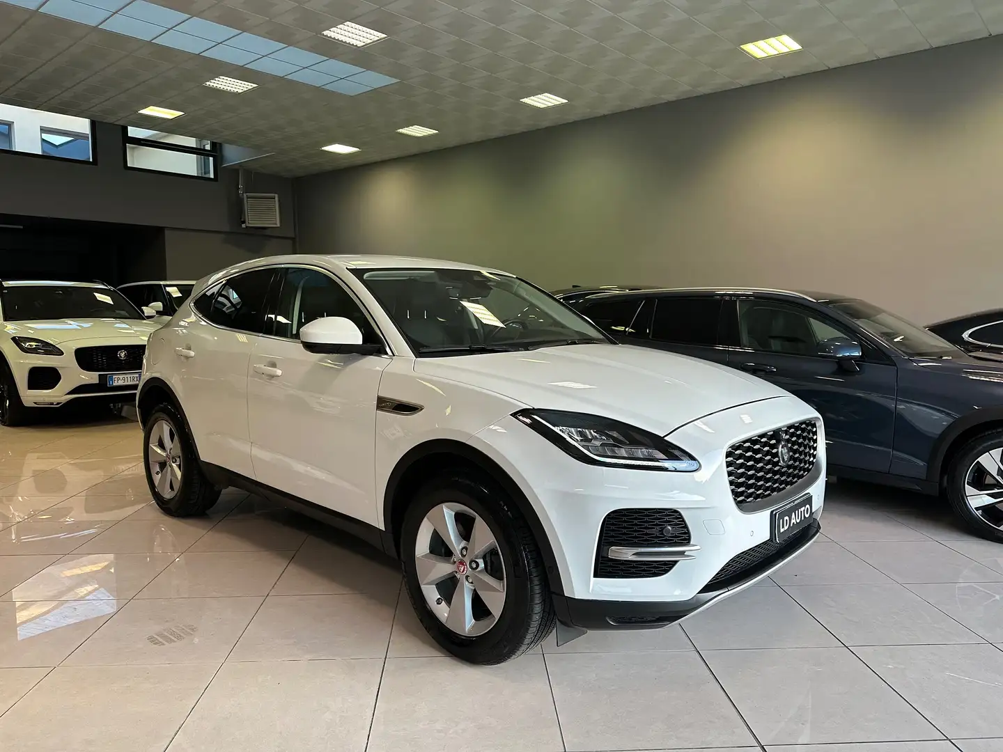 Jaguar E-Pace E-Pace 2.0d i4 mhev SE awd 163cv N1 autocarro - 1
