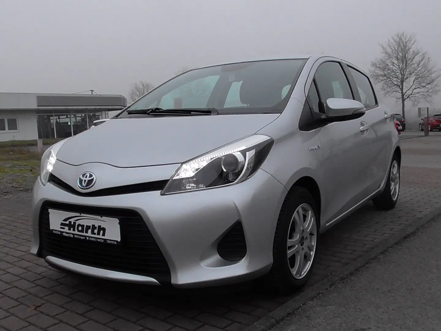 Toyota Yaris Automatik,5-türig,Klimaautom,Alu,Winterr.,FH,ZV Grau - 1