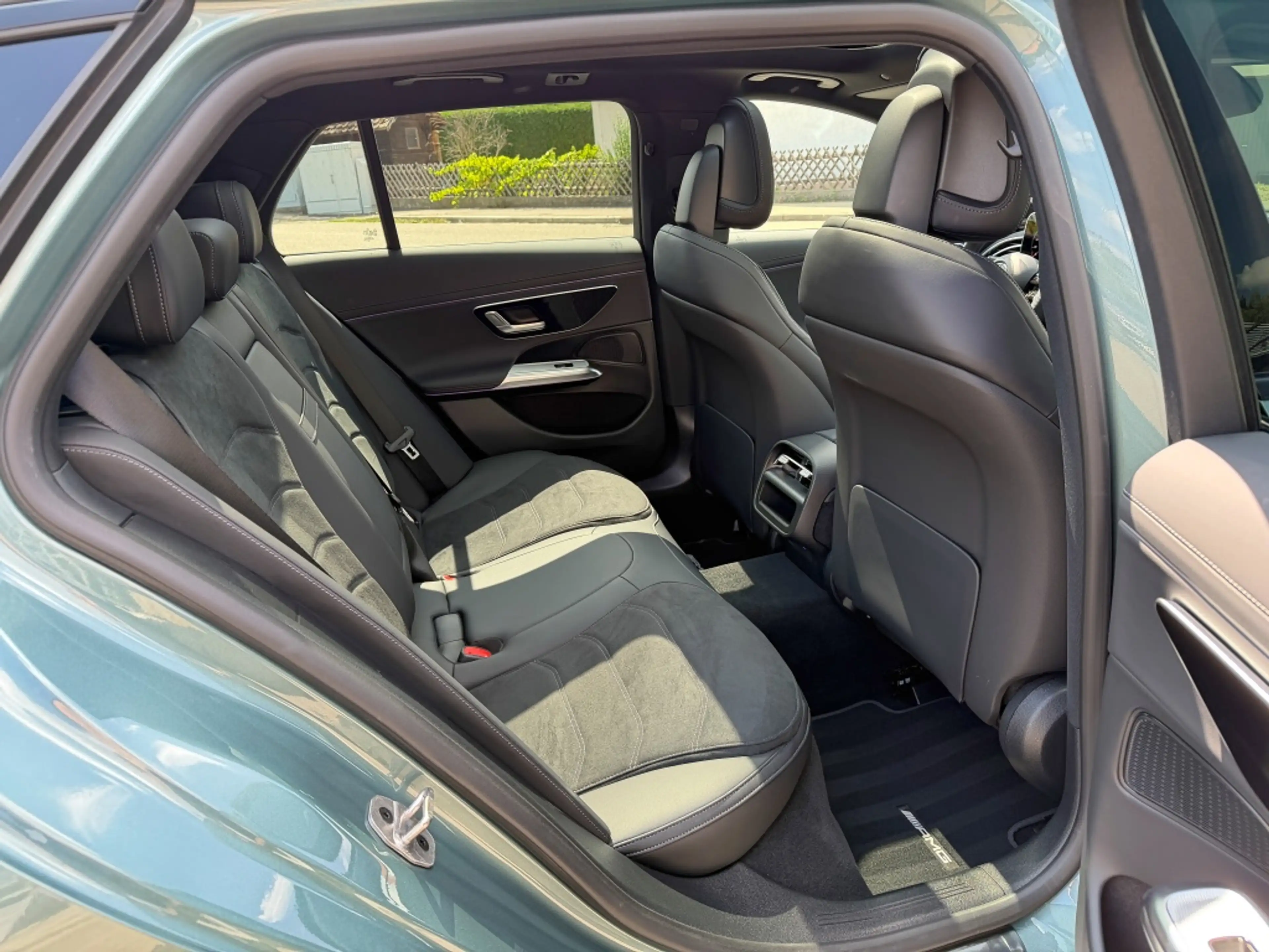 Mercedes-Benz E 220 d T AMG AdvPlus 4M MbuxSuper +WintP M&S18Z — photo 14
