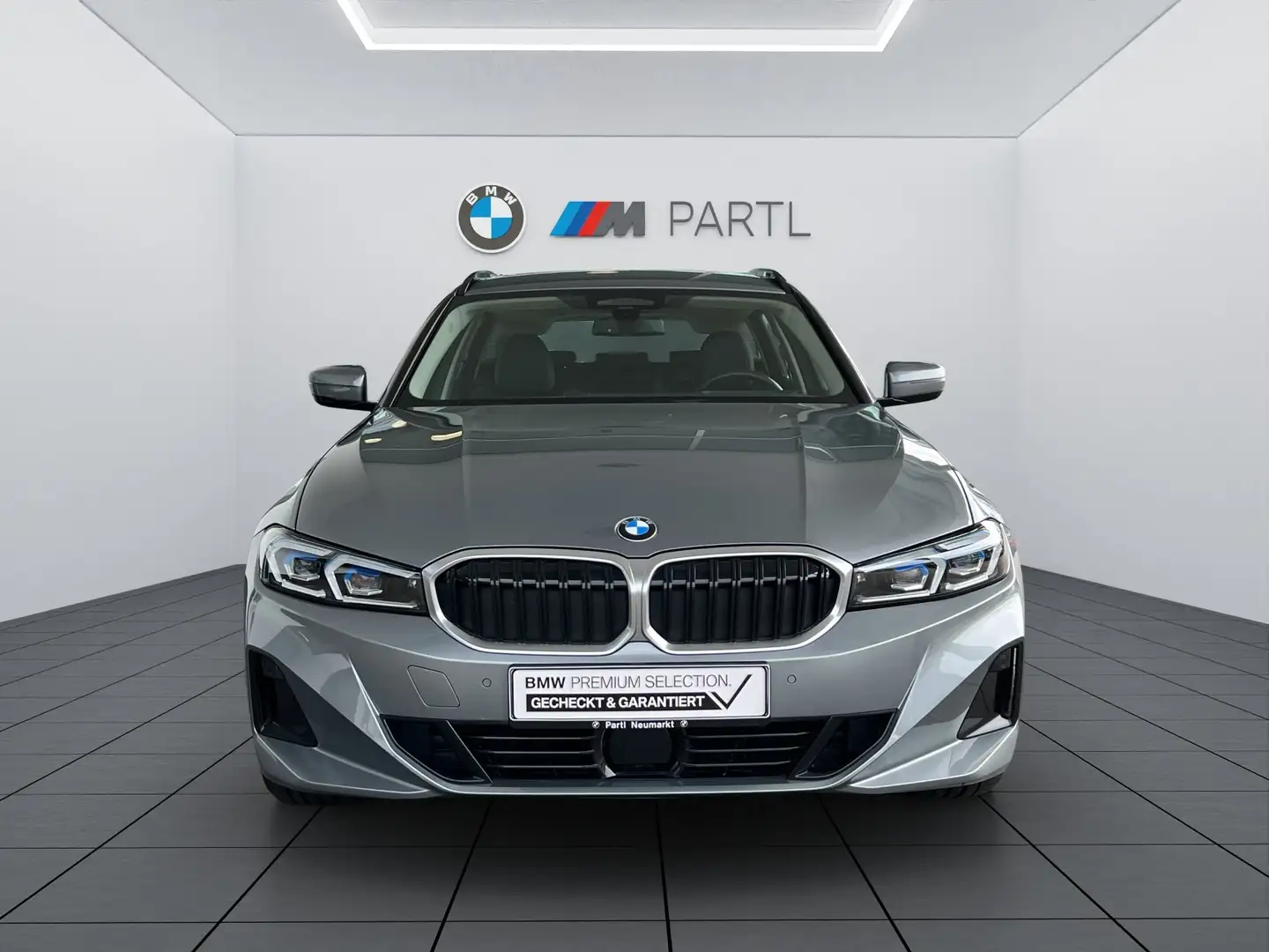 BMW 318 i Touring NAVI adapLED AHK DA-Prof RFK Keyless Grau - 2