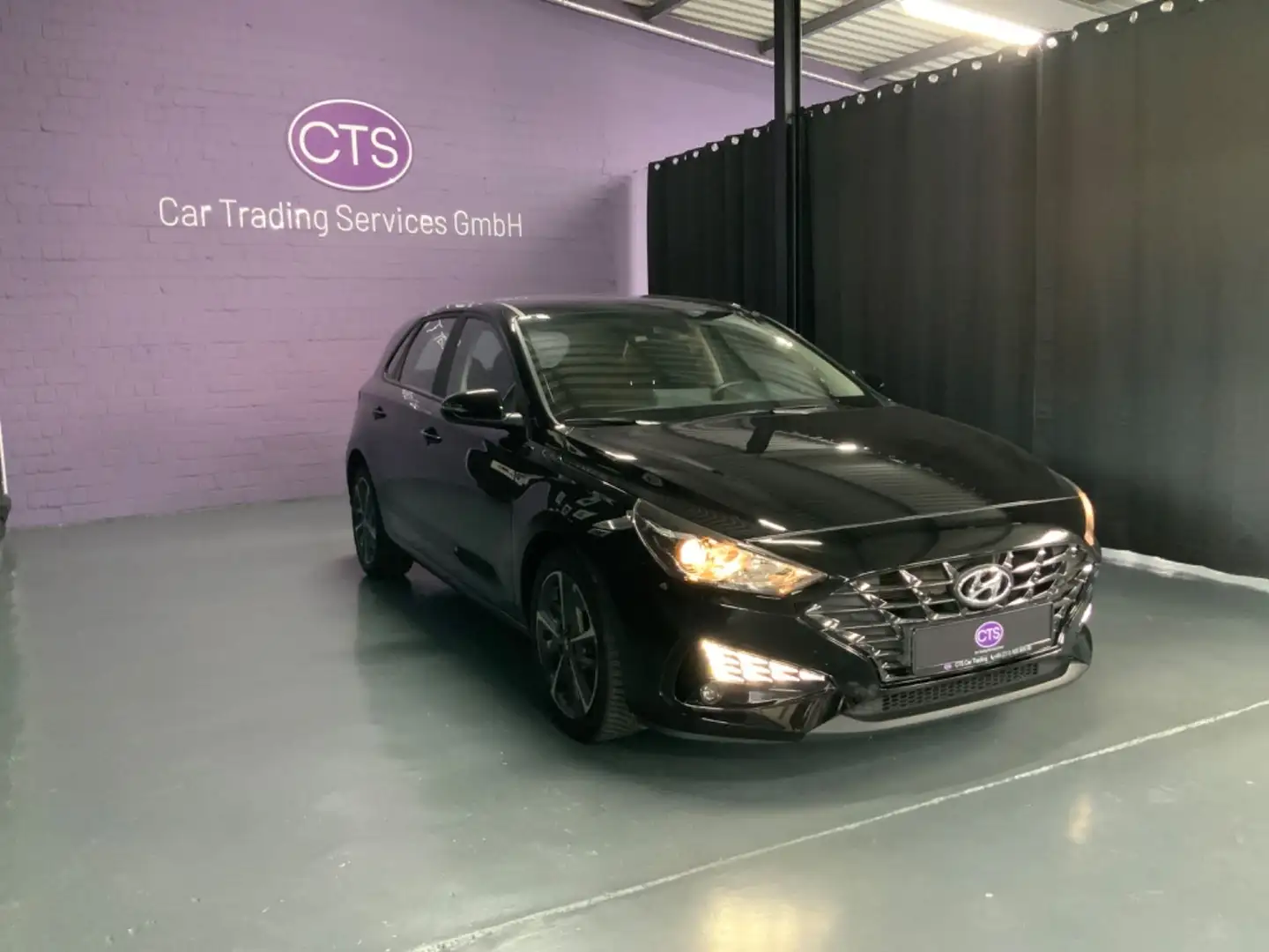 Hyundai i30 Trend Line / erste Hand / Noir - 2