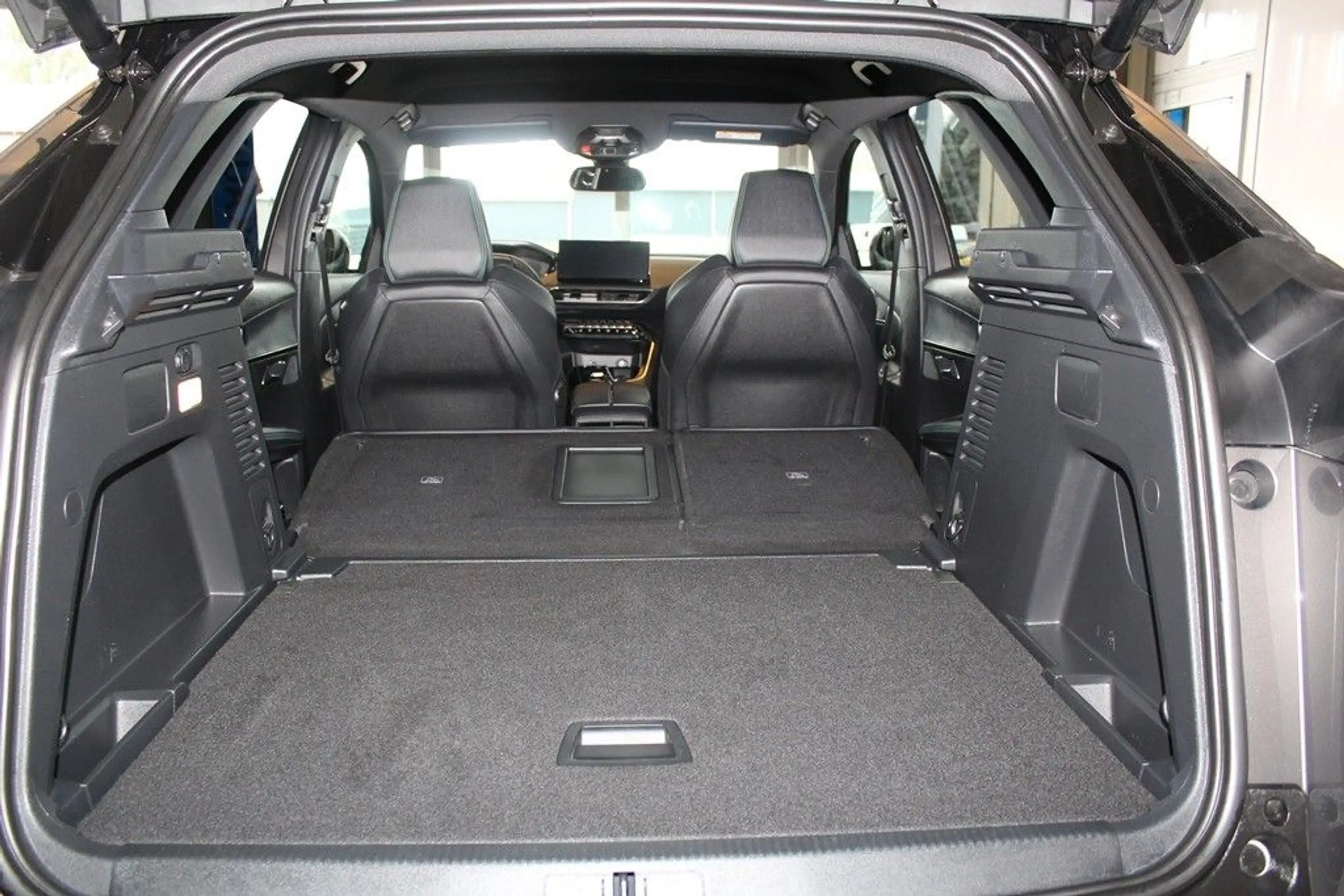 Peugeot 3008 Allure Pack 130 EAT8 LED*ACC*SZHZG* — photo 14