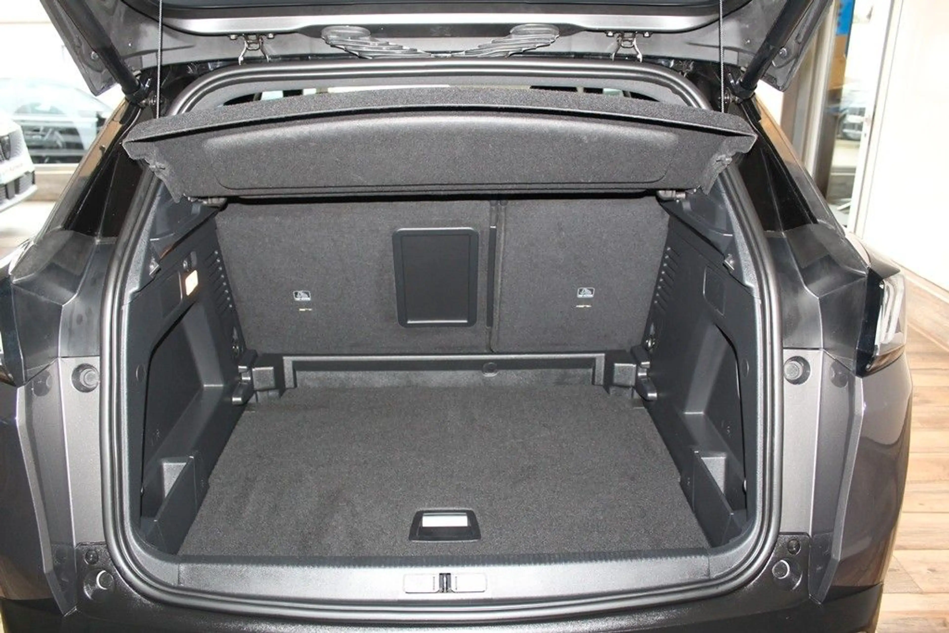 Peugeot 3008 Allure Pack 130 EAT8 LED*ACC*SZHZG* — photo 12