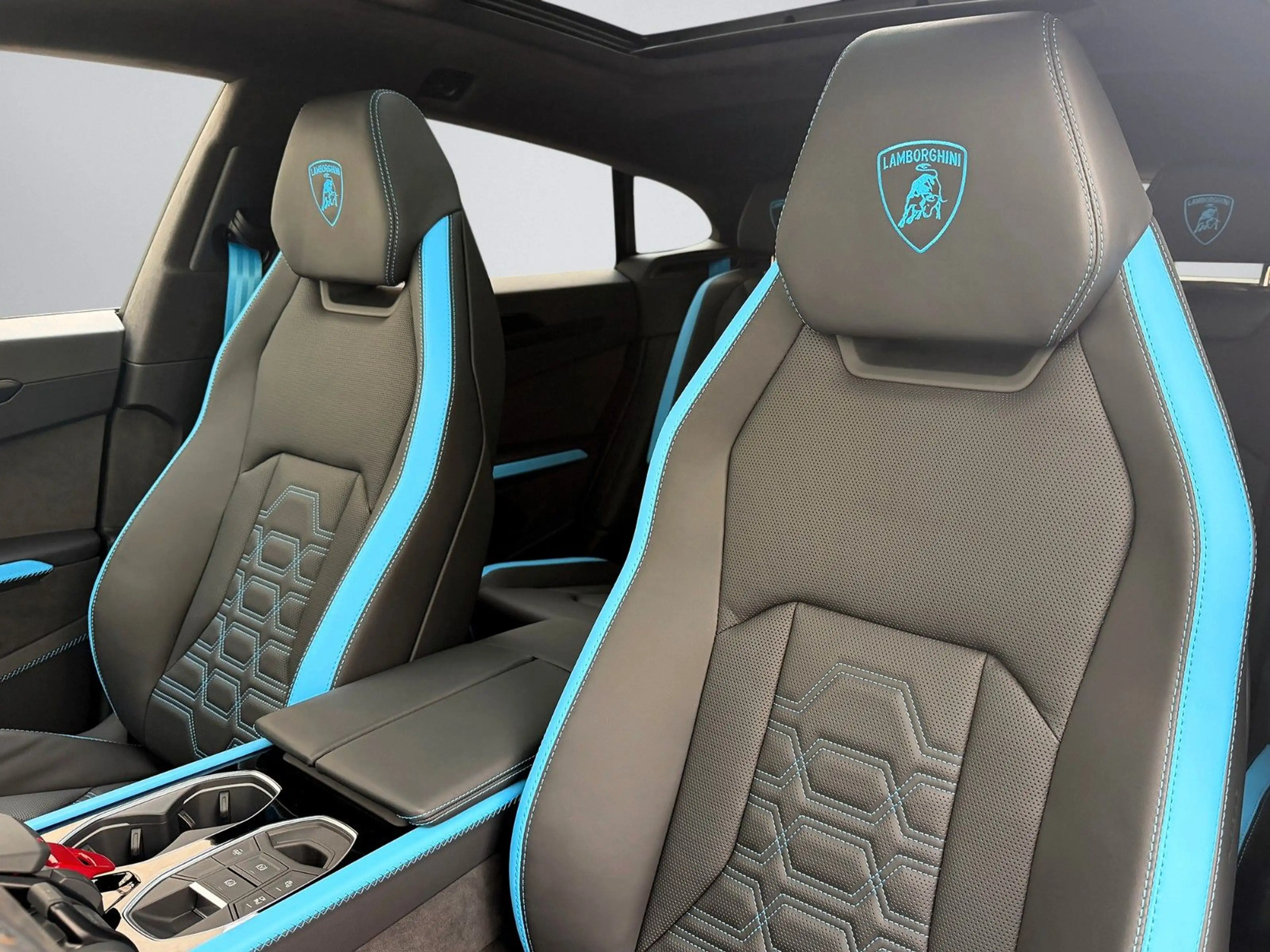 Lamborghini Urus SE MY26 cooled&heated Bang&Olufsen Massage — photo 4