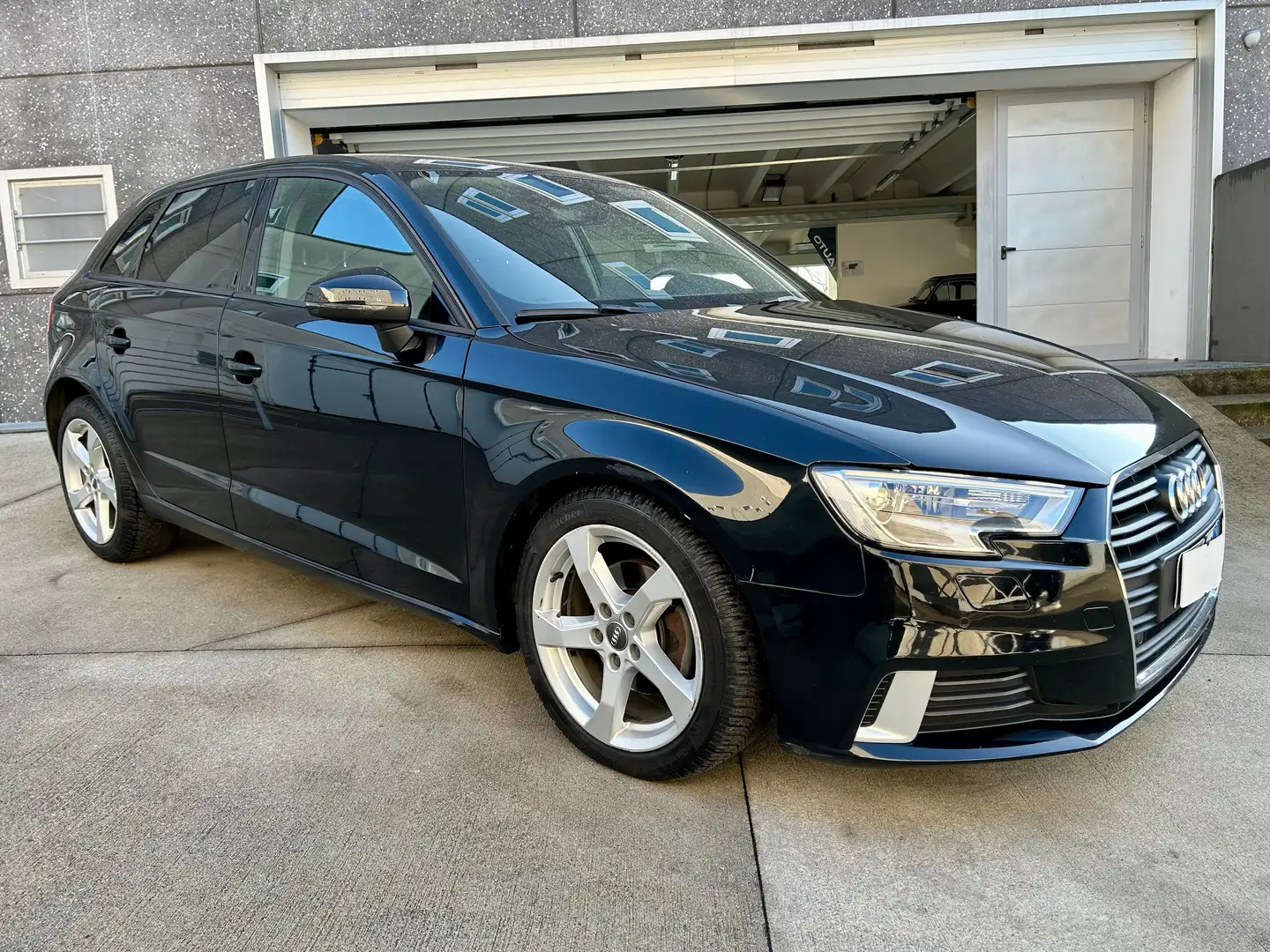 Audi A3 A3 III Sportback S-line 1.6 tdi 110cv s-tronic Schwarz - 1