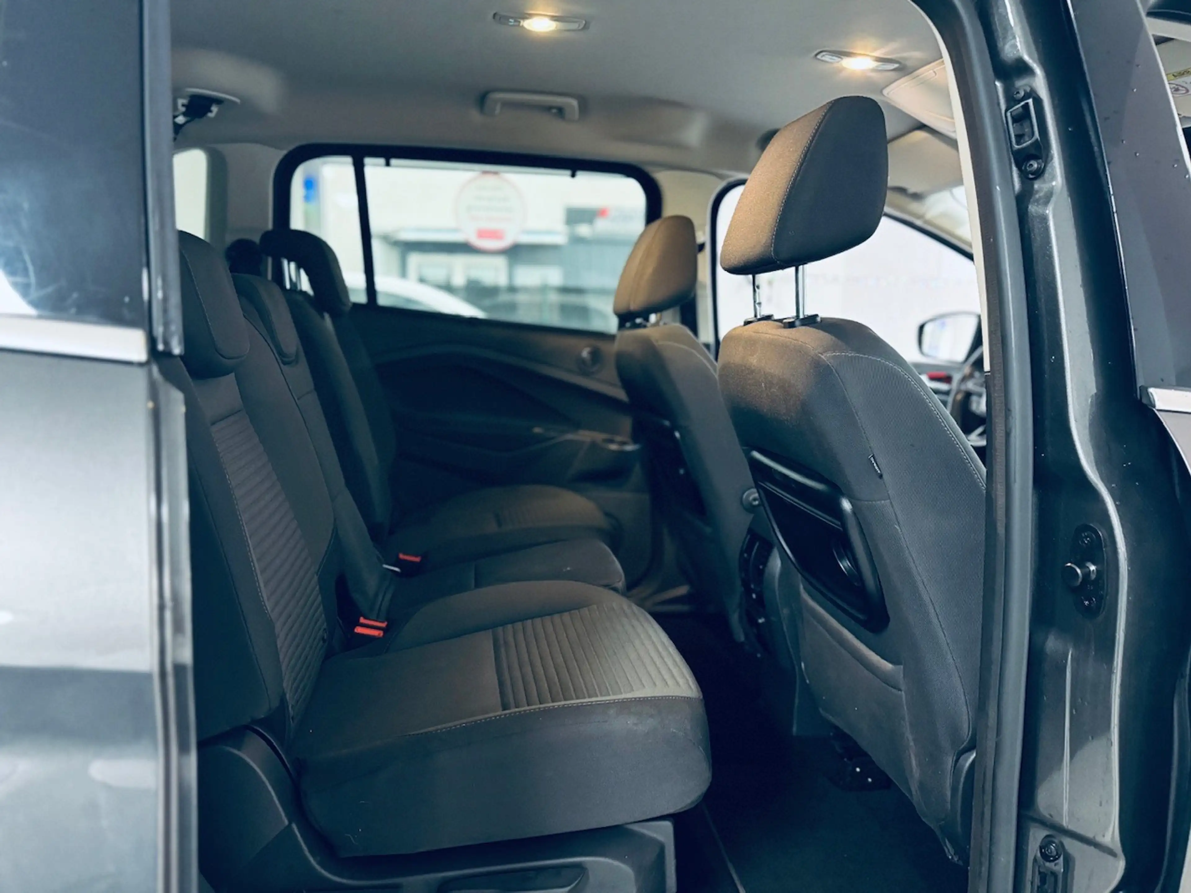 Ford Grand C-Max Titanium*Finanzierung+Garantie+Inspektion* — photo 5