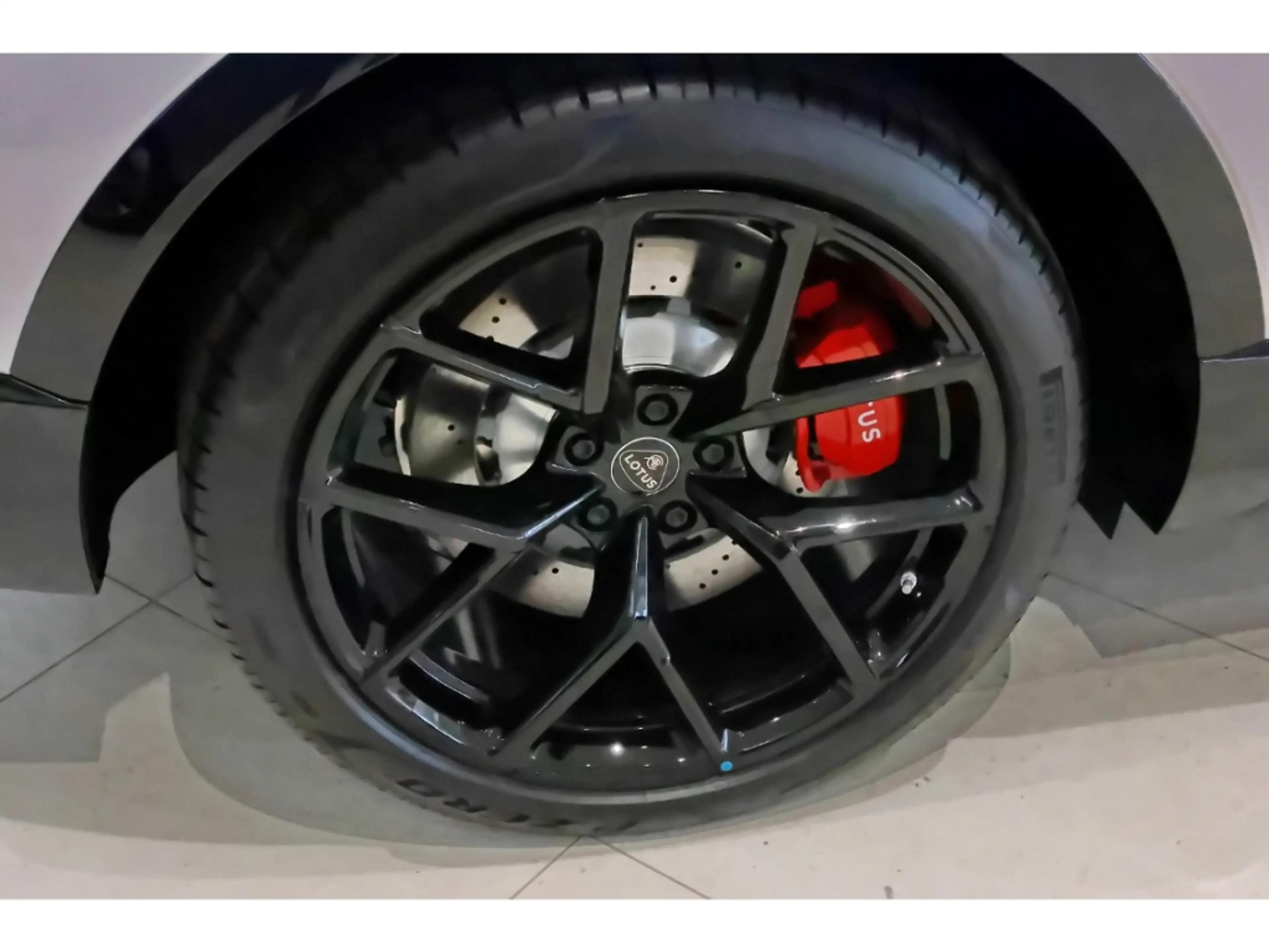 Lotus Eletre 600 Sport SE Carbon Pack,Electric Towbar — photo 7