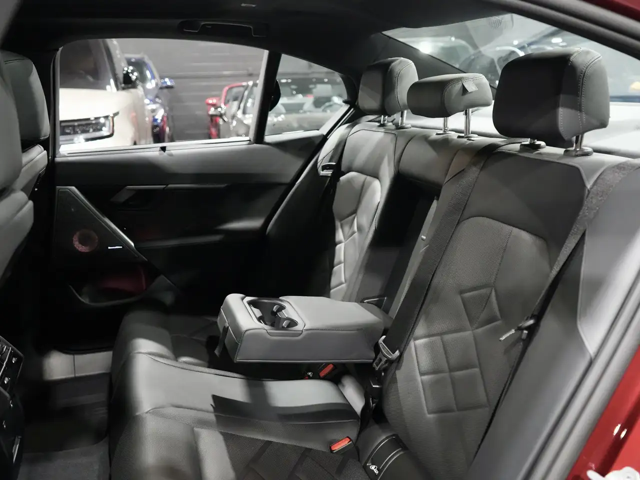BMW i5 снимка BMW i5