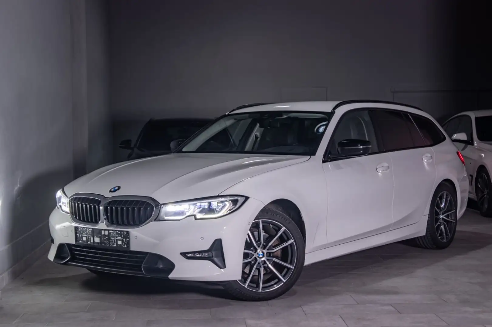 BMW 320 d Touring Sport Line HUD/Laser/HiFi/ParkAsiss Blanc - 1
