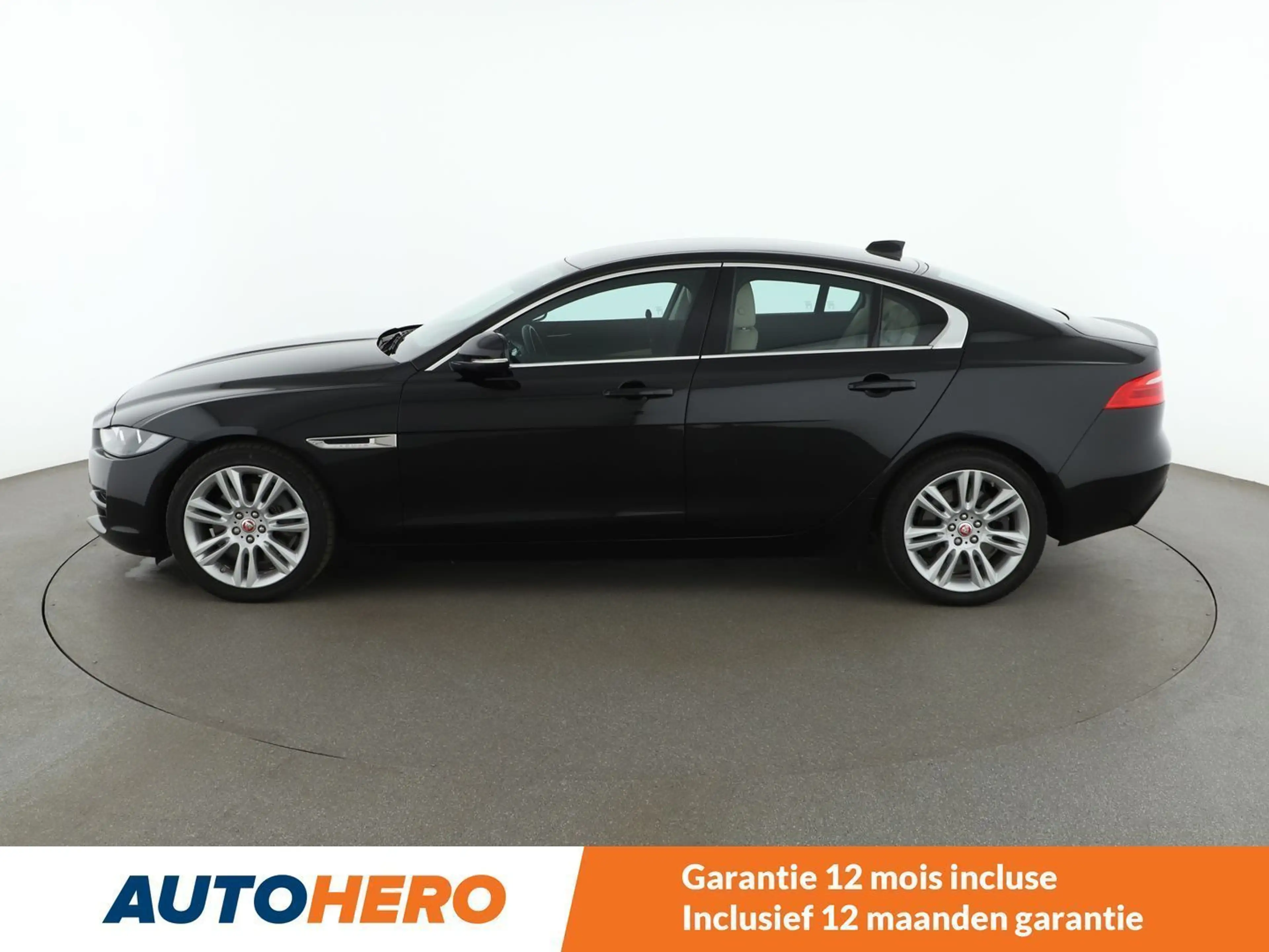 Jaguar XE 20t Prestige — photo 3