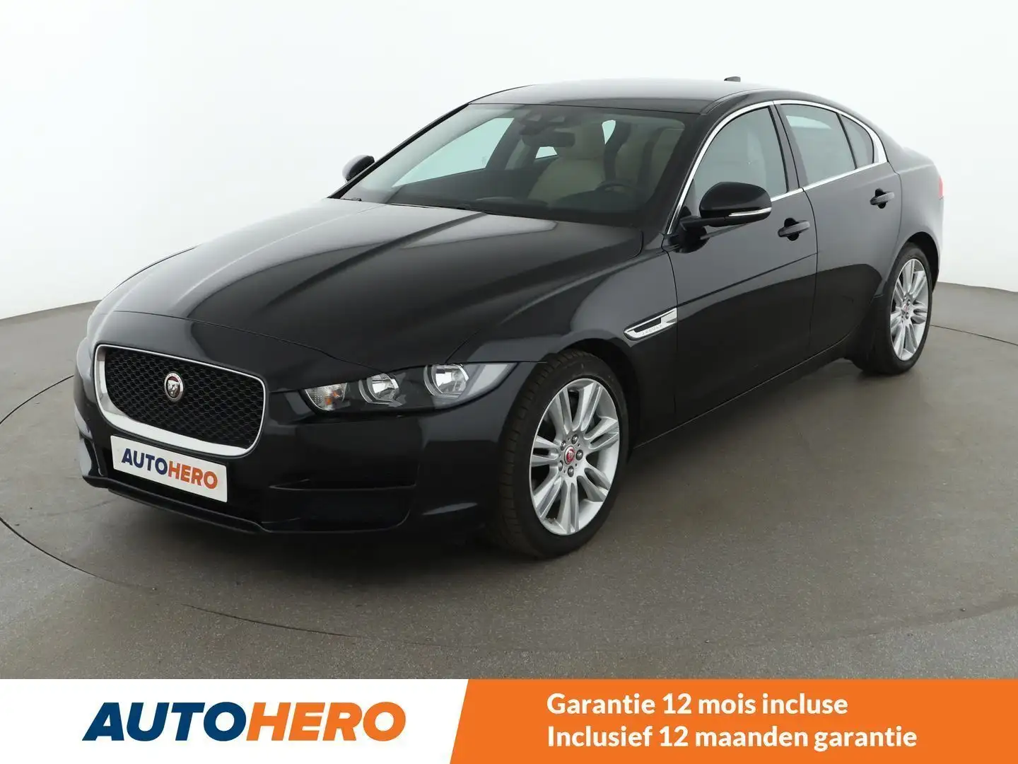 Jaguar XE 20t Prestige Black - 1