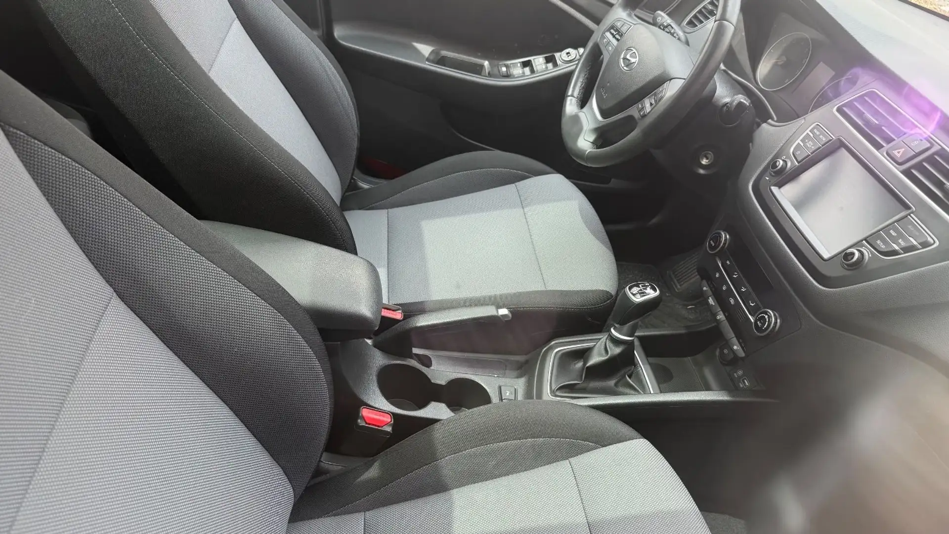 Hyundai i20 Style,PANORAMA-SD,EURO 6,NAVI,KAMERA,TOP* siva - 2