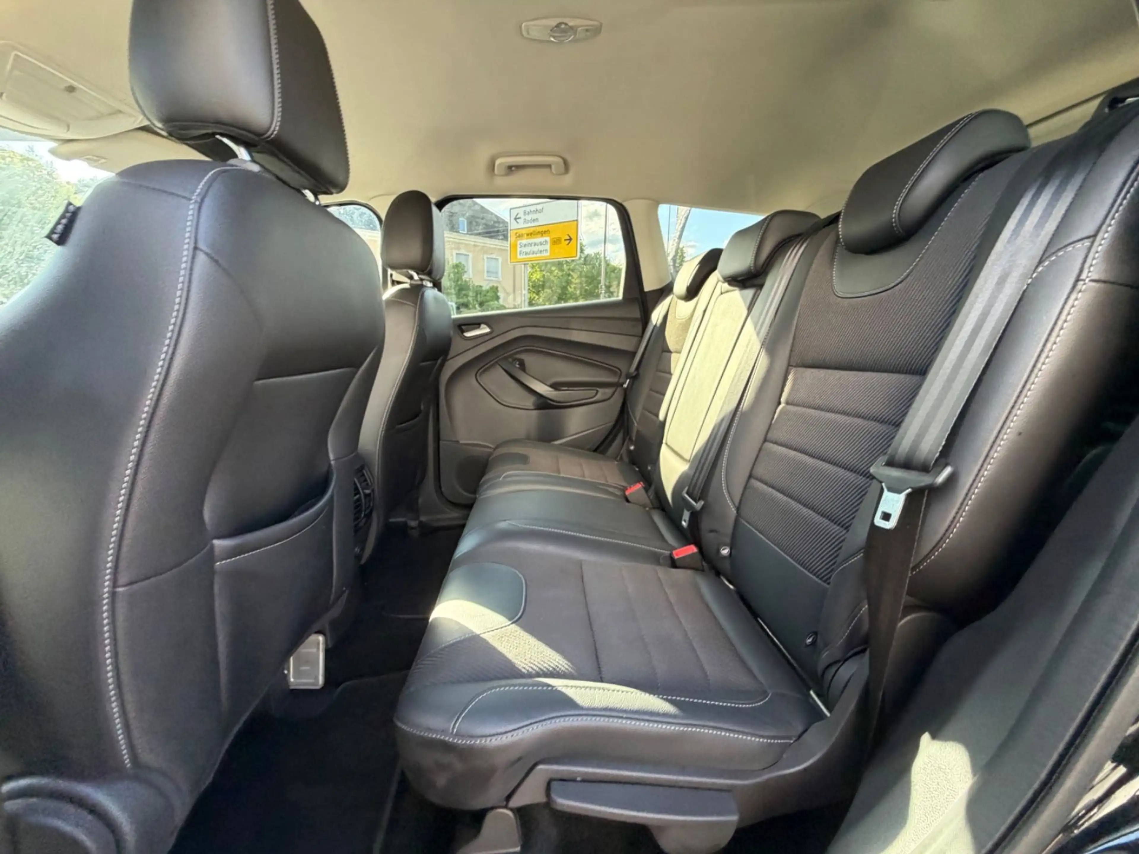 Ford Kuga Individual 4X4/132 KW/1.HAND/KAMERA/ — photo 14