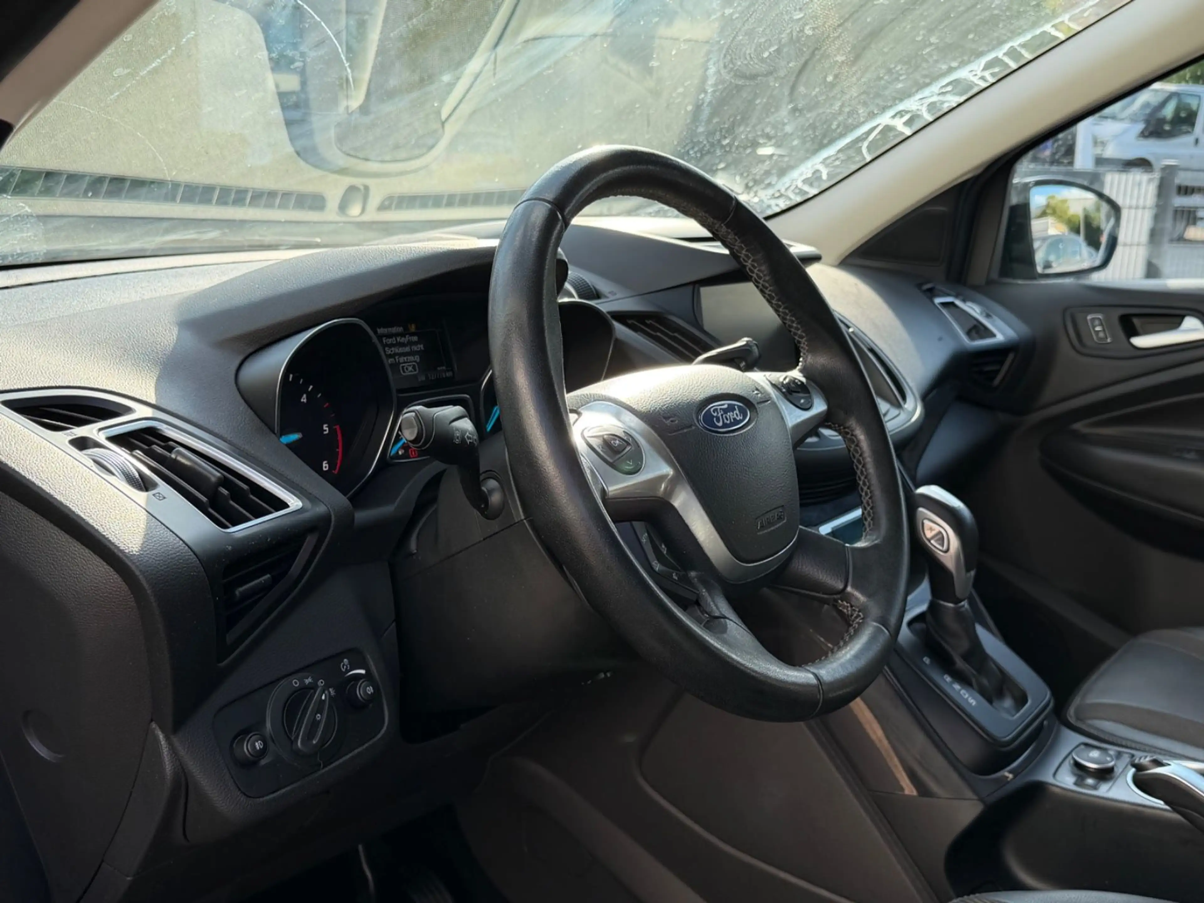 Ford Kuga Individual 4X4/132 KW/1.HAND/KAMERA/ — photo 12