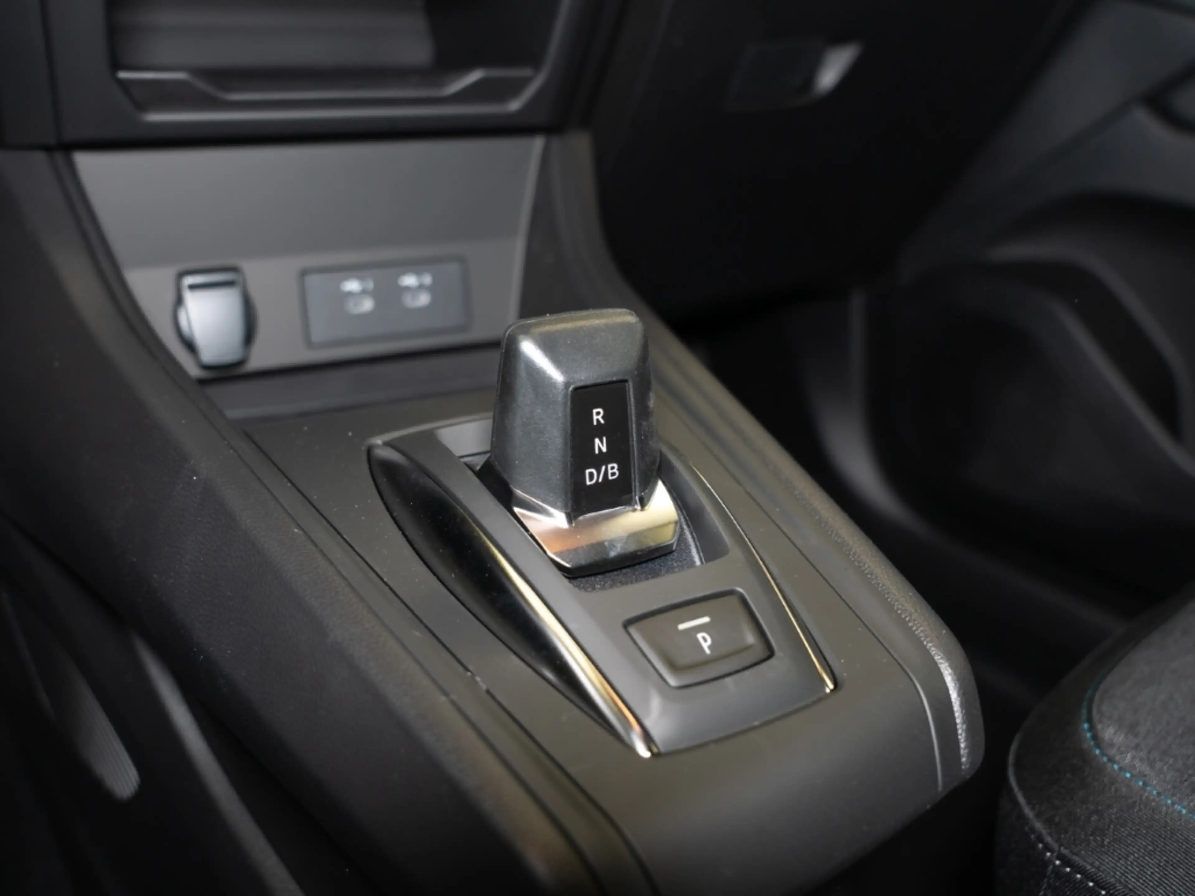Mitsubishi ASX Diamant Plus Black Hybrid 1.8 DAB SHZ LED Apple Ca — photo 14