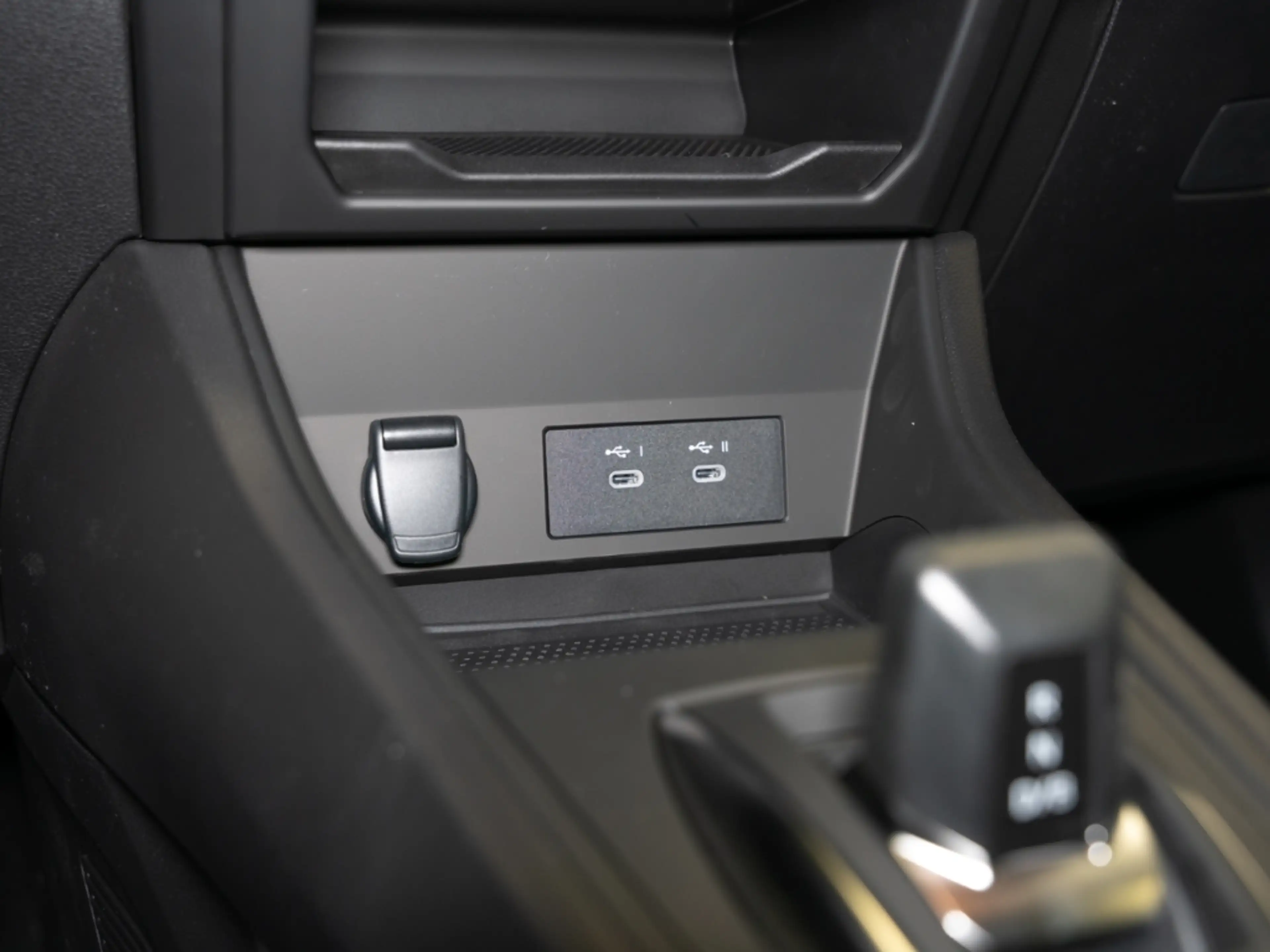 Mitsubishi ASX Diamant Plus Black Hybrid 1.8 DAB SHZ LED Apple Ca — photo 15