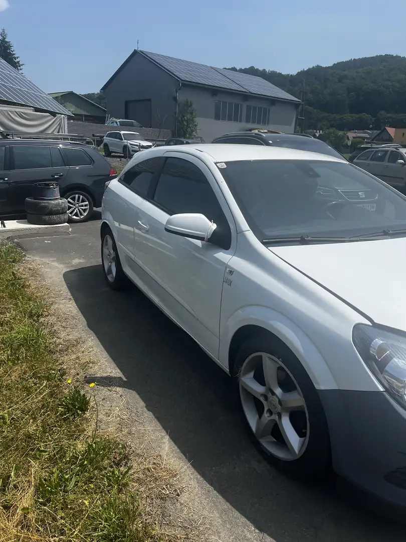 Opel Astra 1,6 GTC Edition Weiß - 2