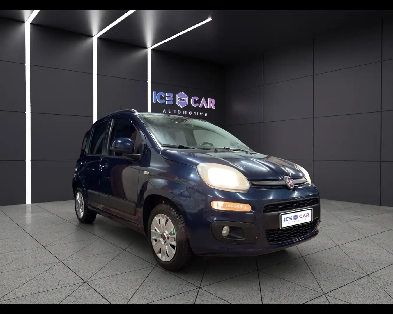 Fiat Panda 1.2 Lounge Blau - 1