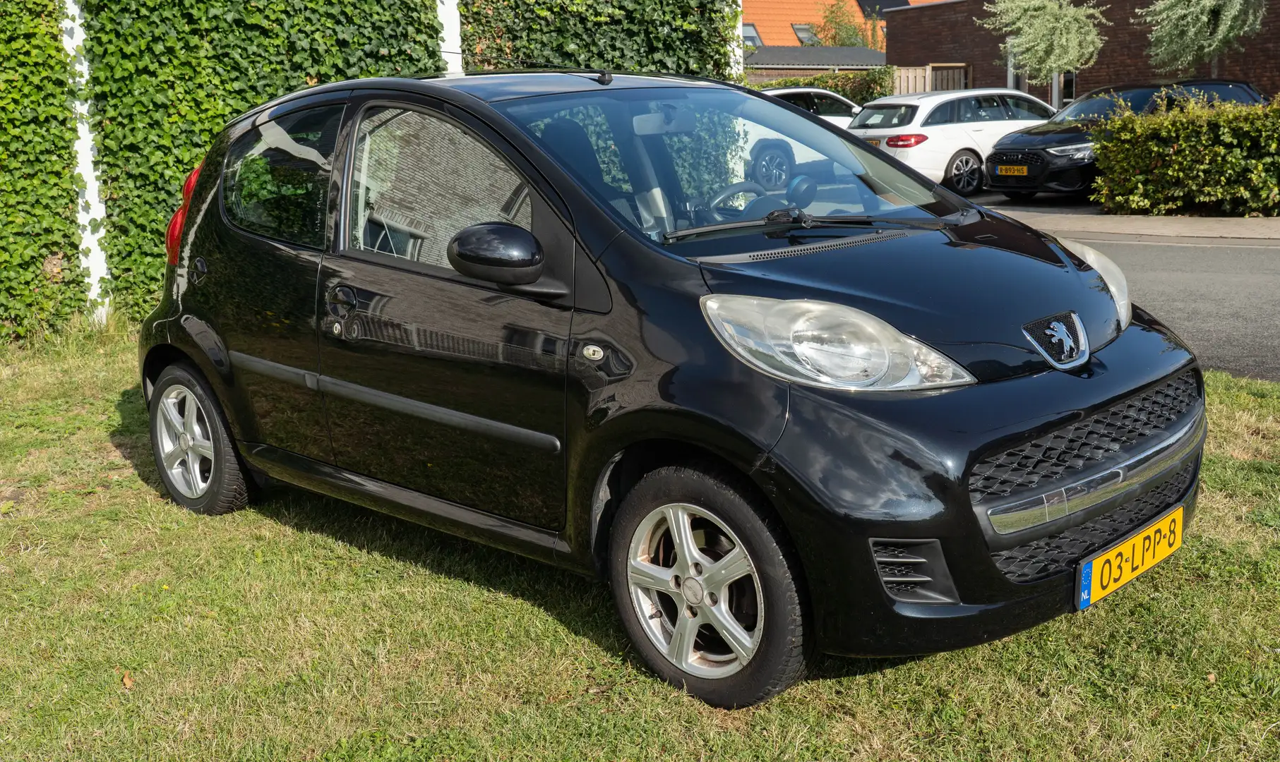 Peugeot 107 107 1.0-12V Urban Move - Zwart - Airco - 5 Deurs - 2