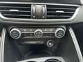 Alfa Romeo Giulia 2.2 Turbodiesel 210 CV AT8 AWD Q4 Veloce Schwarz - thumbnail 27