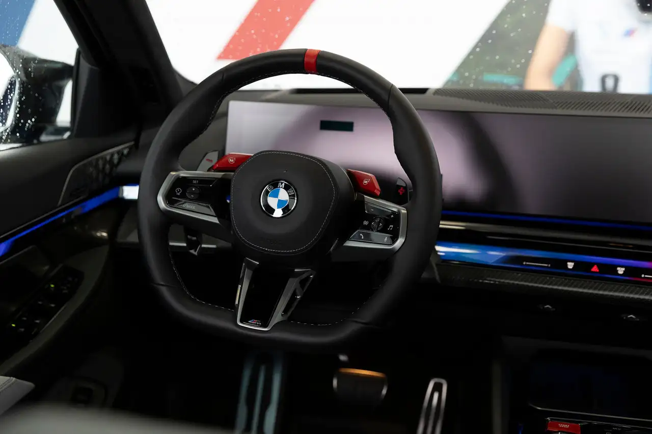BMW M5 photo BMW M5