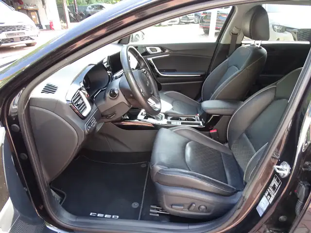 Kia Ceed view 9