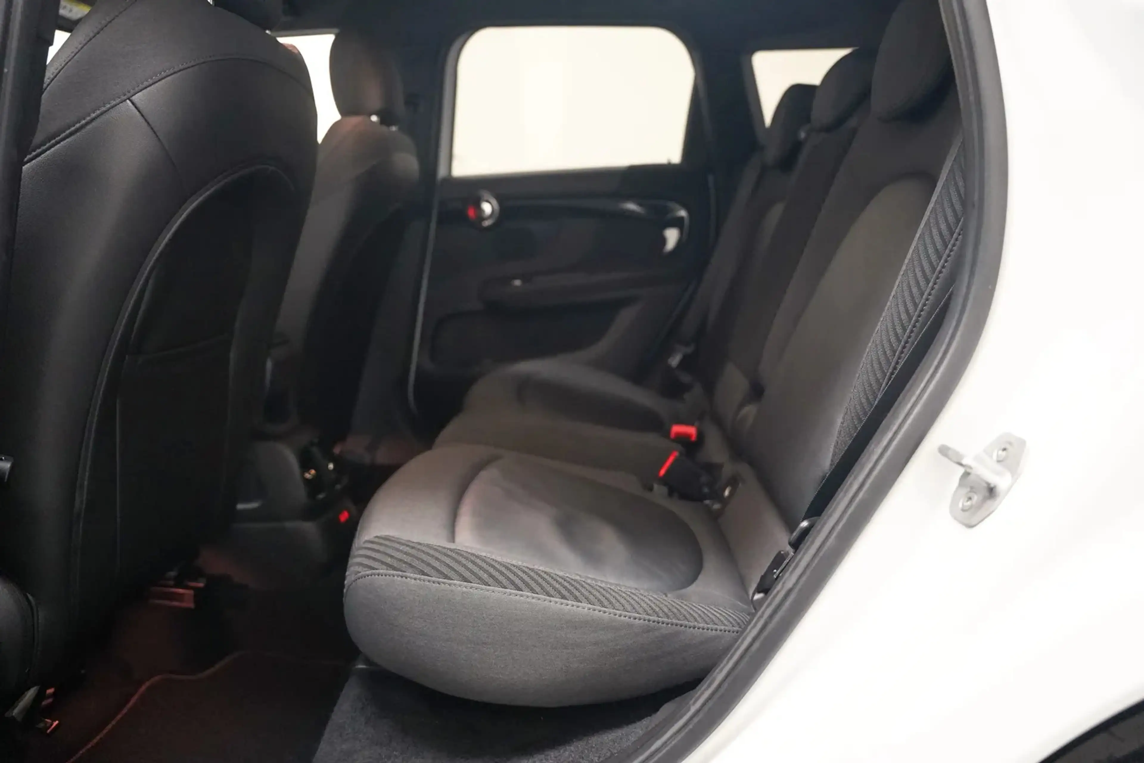 MINI Cooper Countryman 1.5 Dutch Made Edition. [ Apple CarPlay Climate co — photo 14