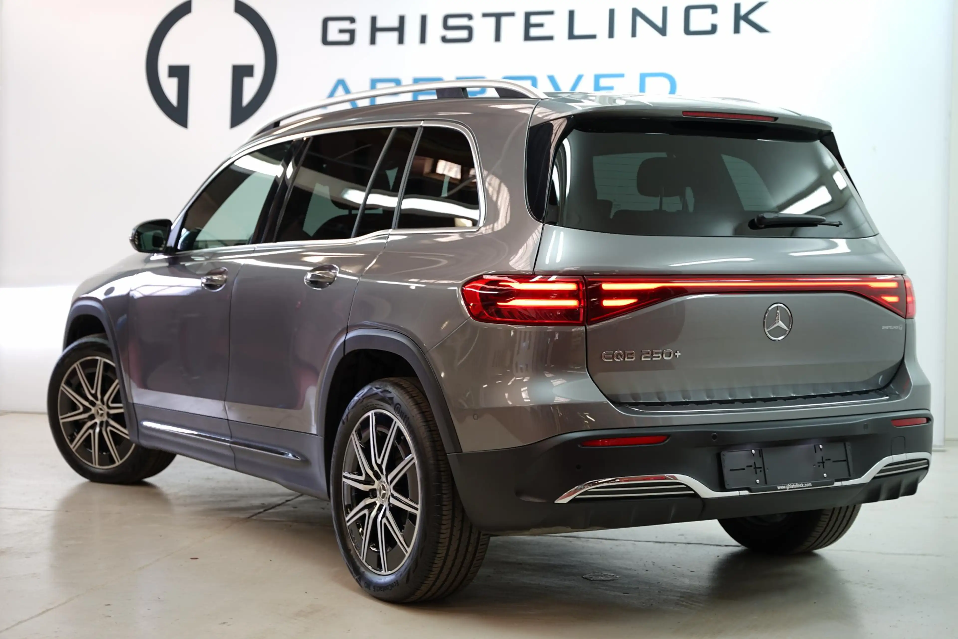 Mercedes-Benz EQB 250 EQB 250+ Star Edition AMG- Line|Panoramisch schuif — photo 8
