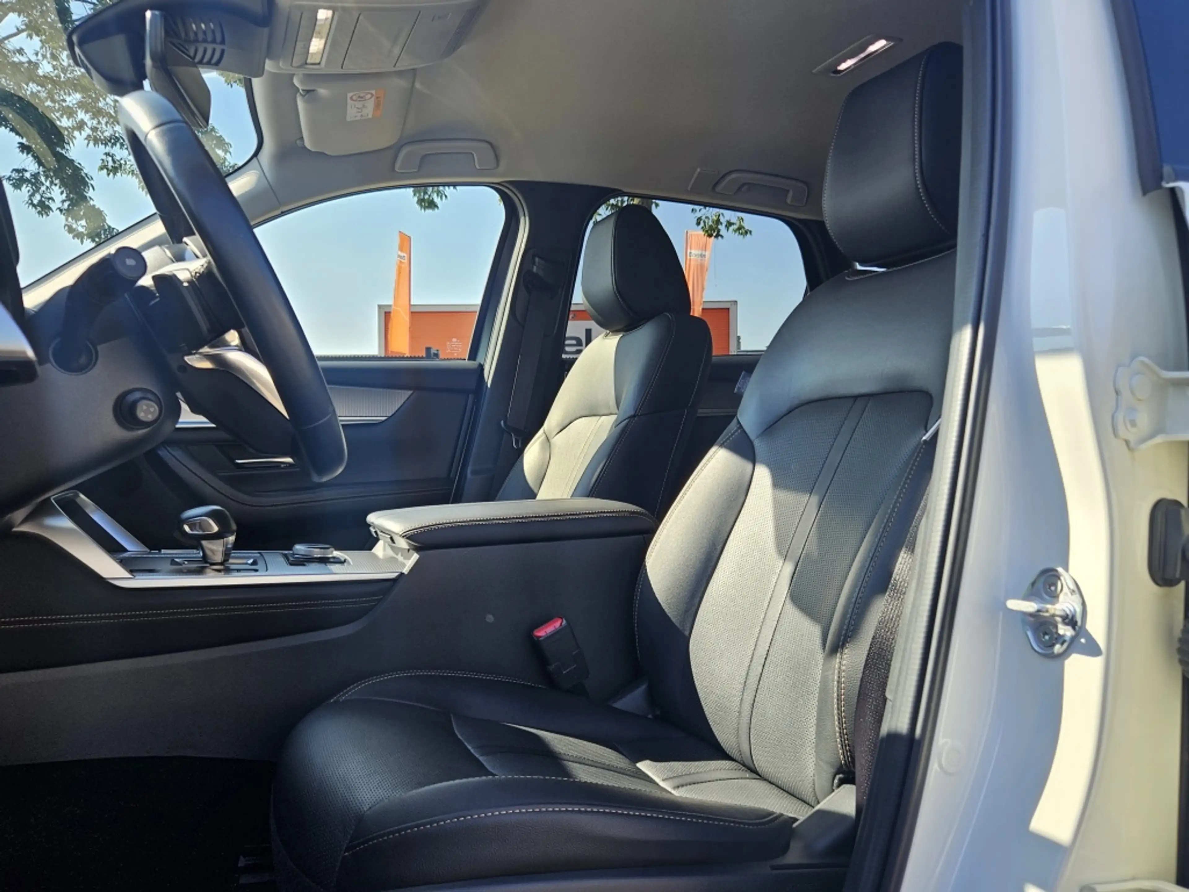 Mazda CX-60 2.5 e-SkyActiv PHEV 327pk Homura / Convenience Pac — photo 8