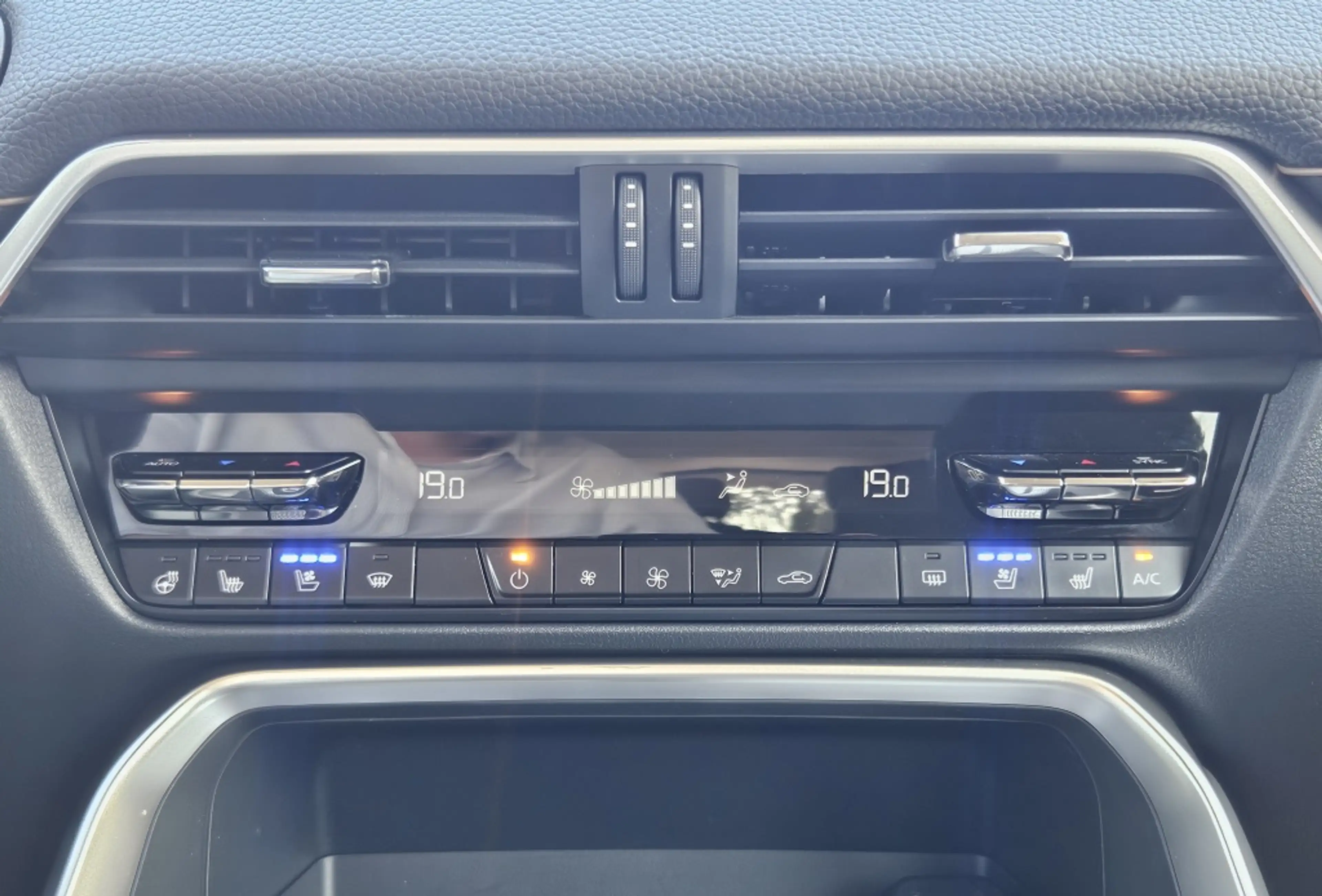 Mazda CX-60 2.5 e-SkyActiv PHEV 327pk Homura / Convenience Pac — photo 19